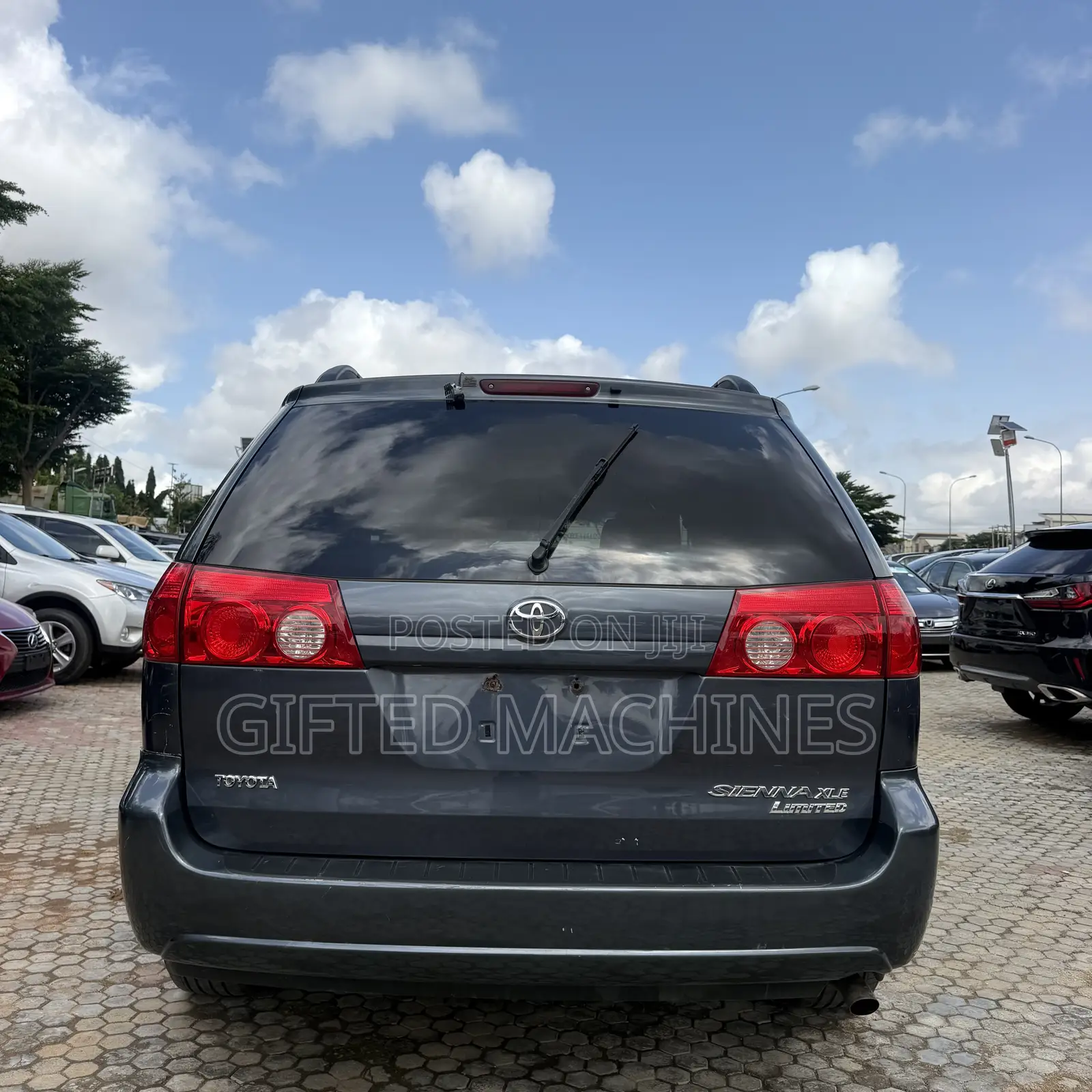 Toyota Sienna XLE Limited AWD 2009 Gray
