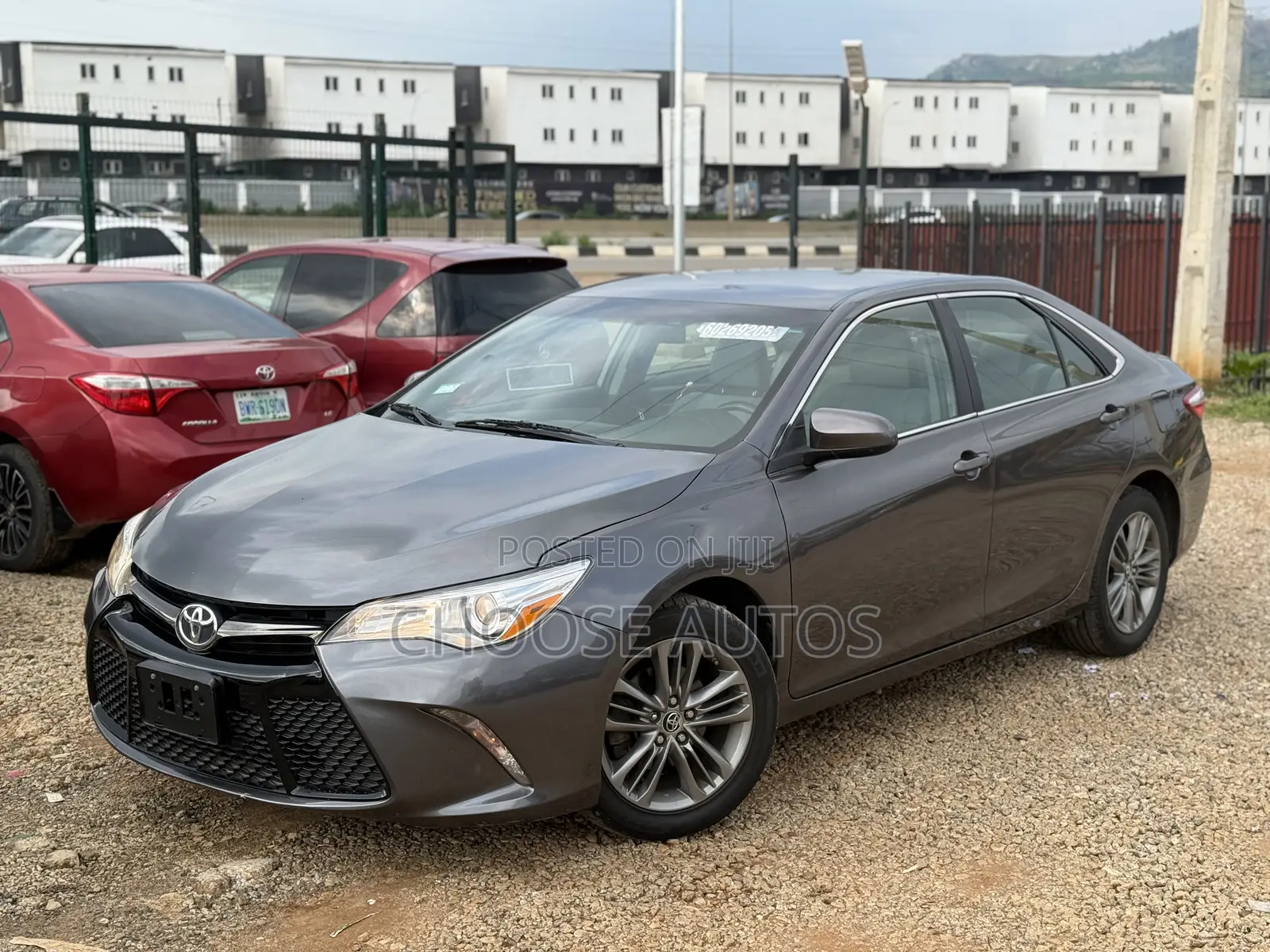 Toyota Camry SE 4dr Sedan (2.5L 4cyl 6A) 2015 Gray