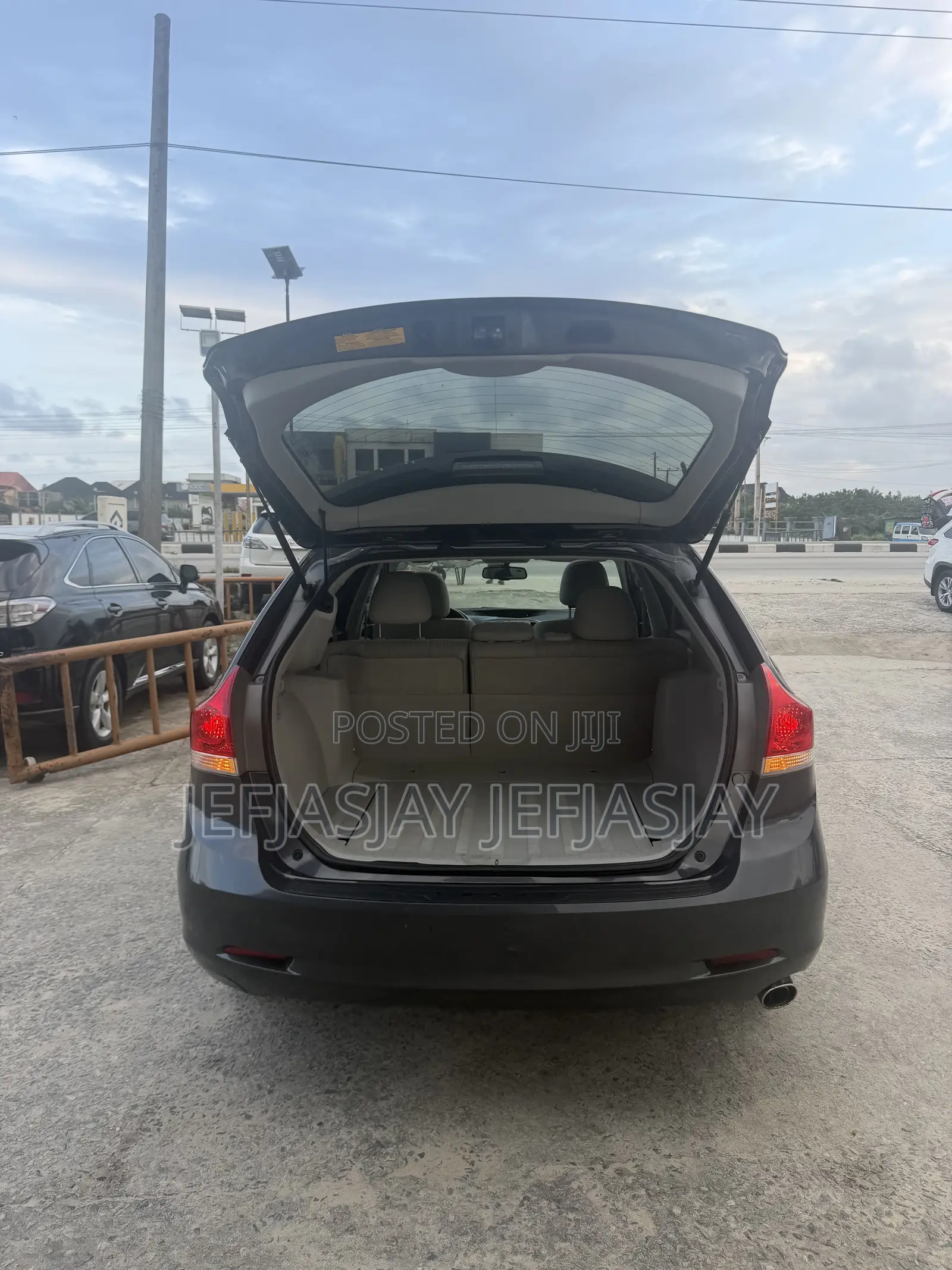 Toyota Venza XLE 2010 Gray