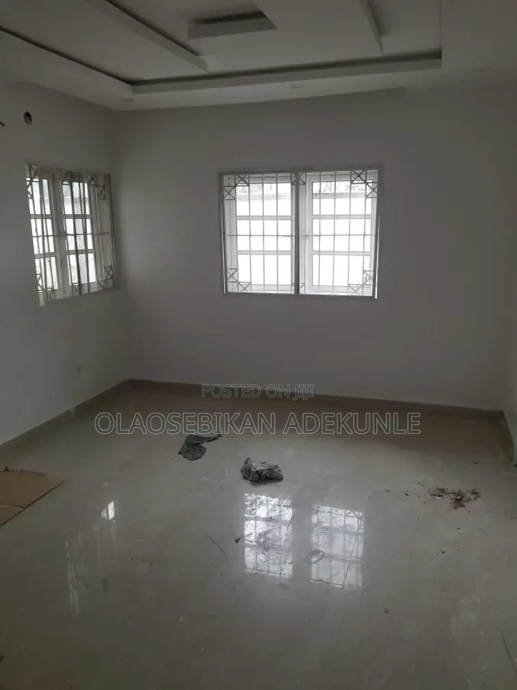 3bdrm Block of Flats in Liberty Academy Opp, Akala Express for sale