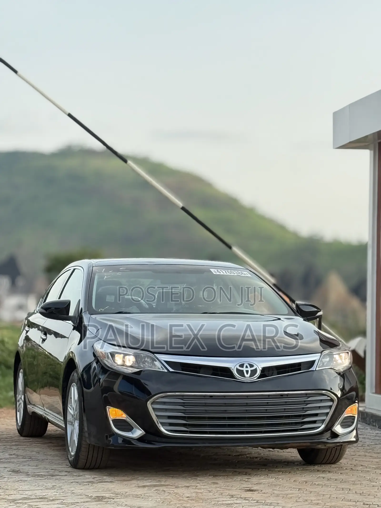 Toyota Avalon XLE Premium FWD Sedan (3.6L 6cyl 6A) 2016 Black