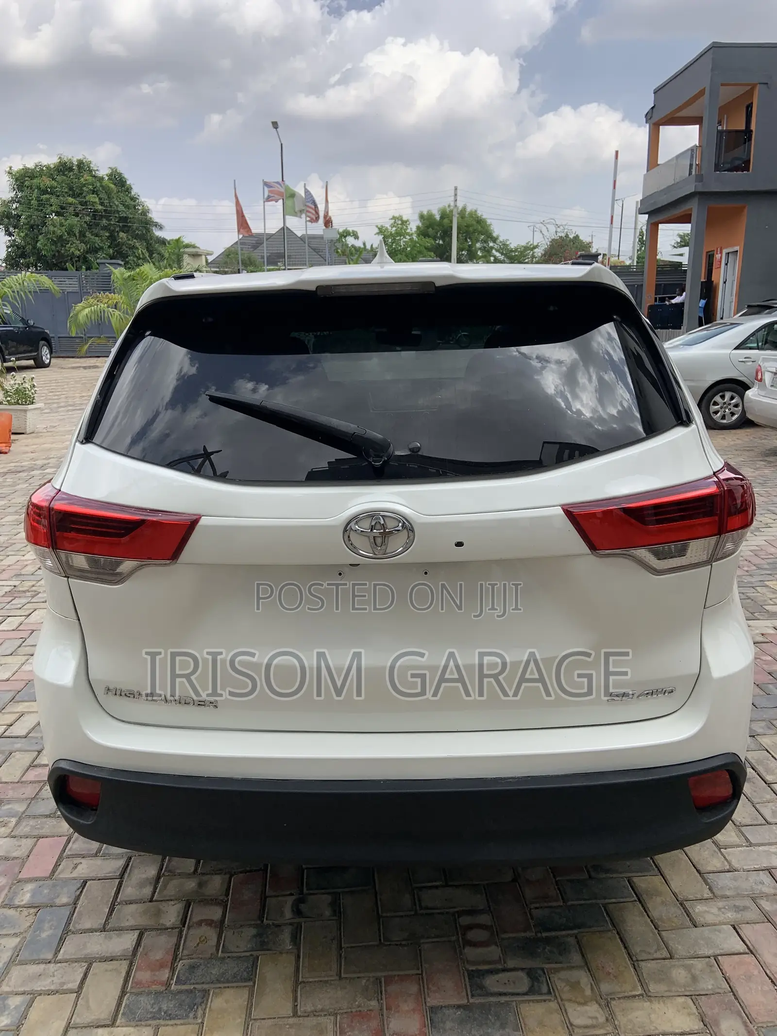 Toyota Highlander SE 2019 White