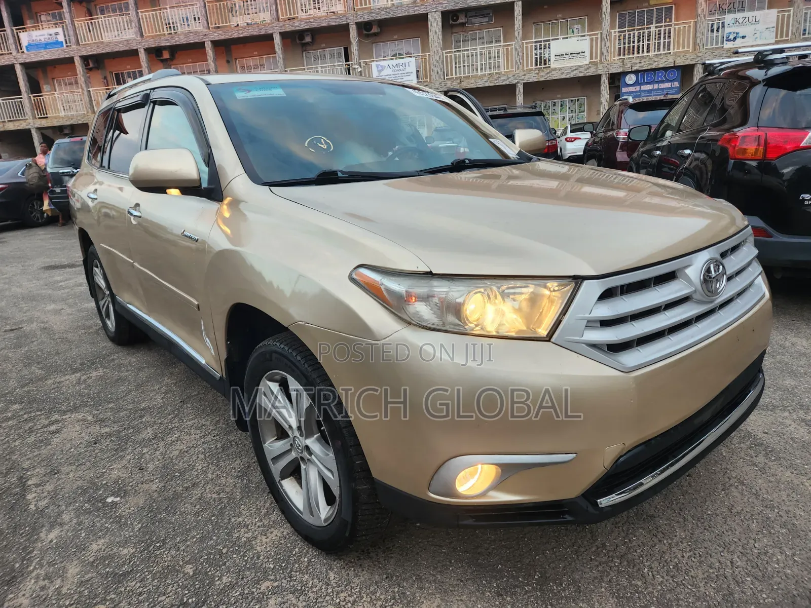 Toyota Highlander Limited 2011 Gold