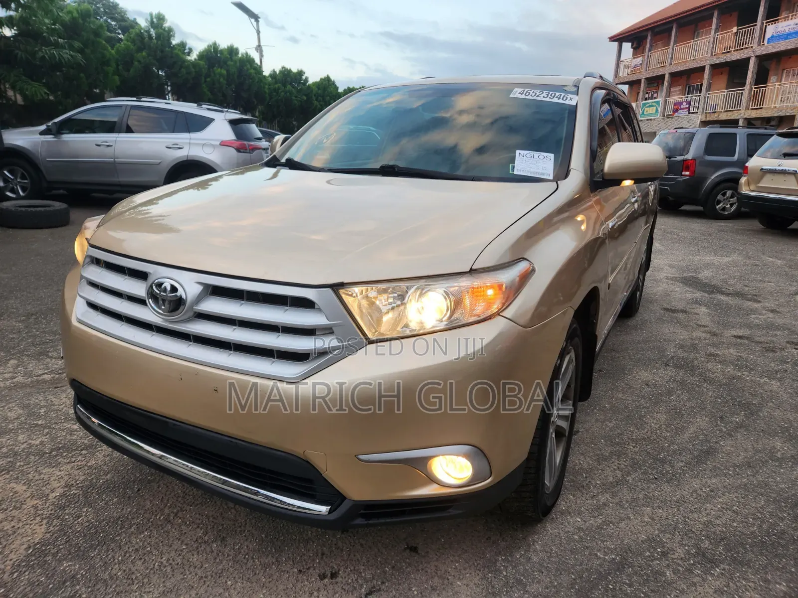 Toyota Highlander Limited 2011 Gold