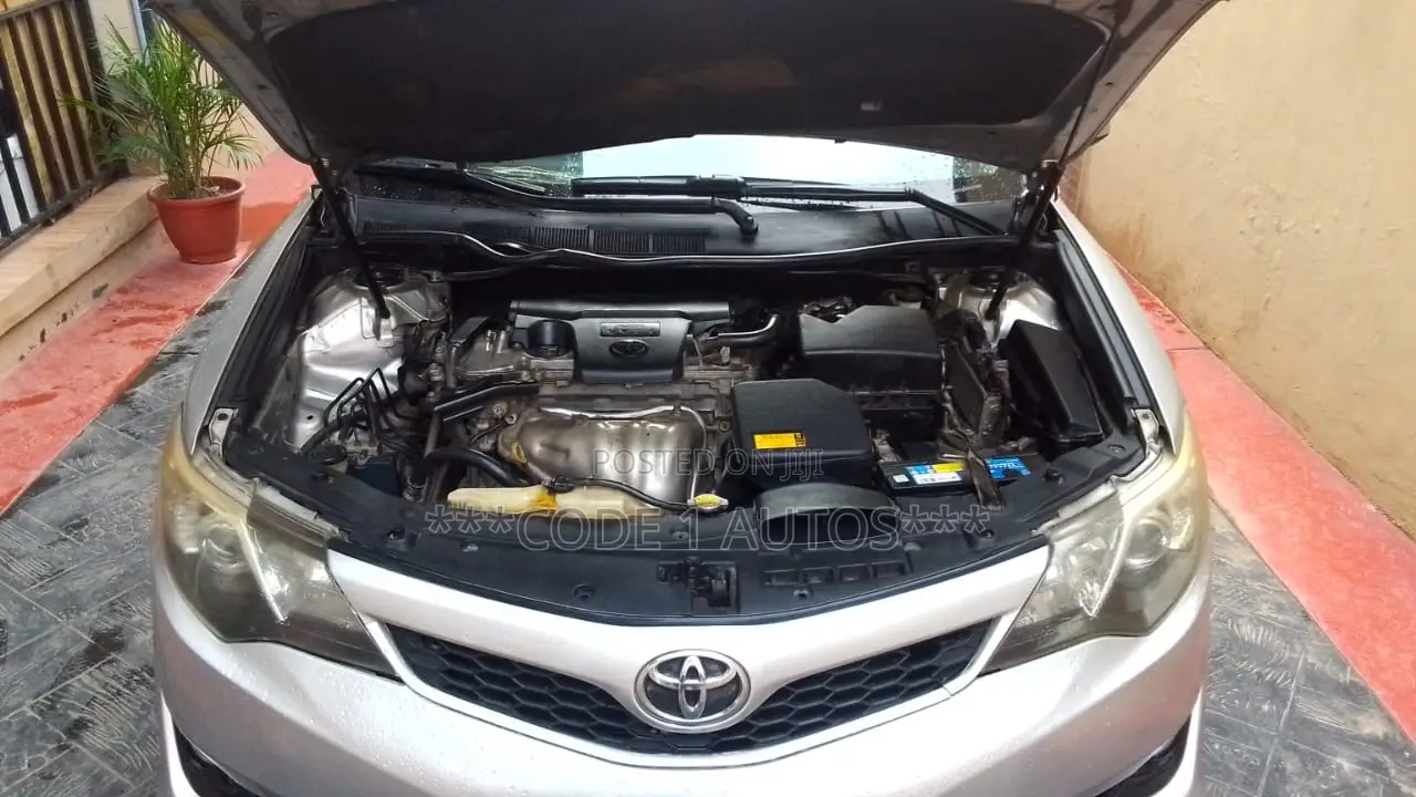 Toyota Camry L 4dr Sedan (2.5L 4cyl 6A) 2014 Silver