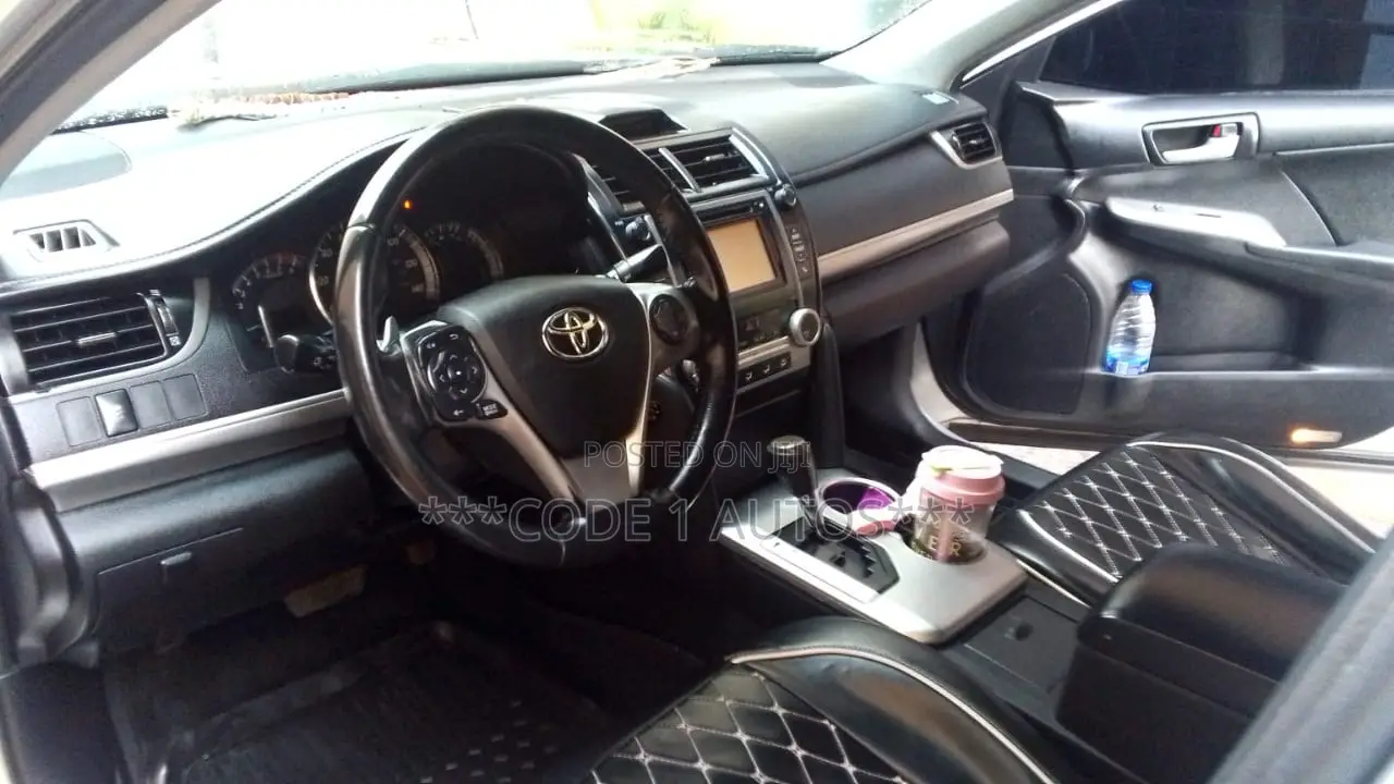 Toyota Camry L 4dr Sedan (2.5L 4cyl 6A) 2014 Silver