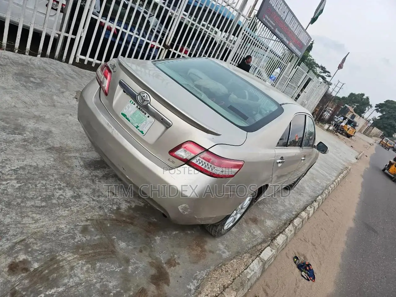 Toyota Camry 2009 Gold