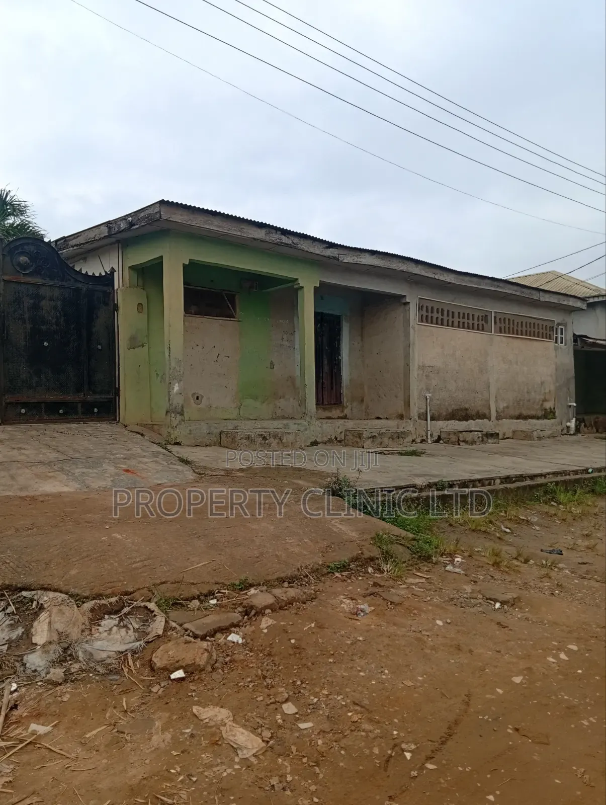 6bdrm Bungalow in Magda, Onigbagbo, Obafemi-Owode for sale
