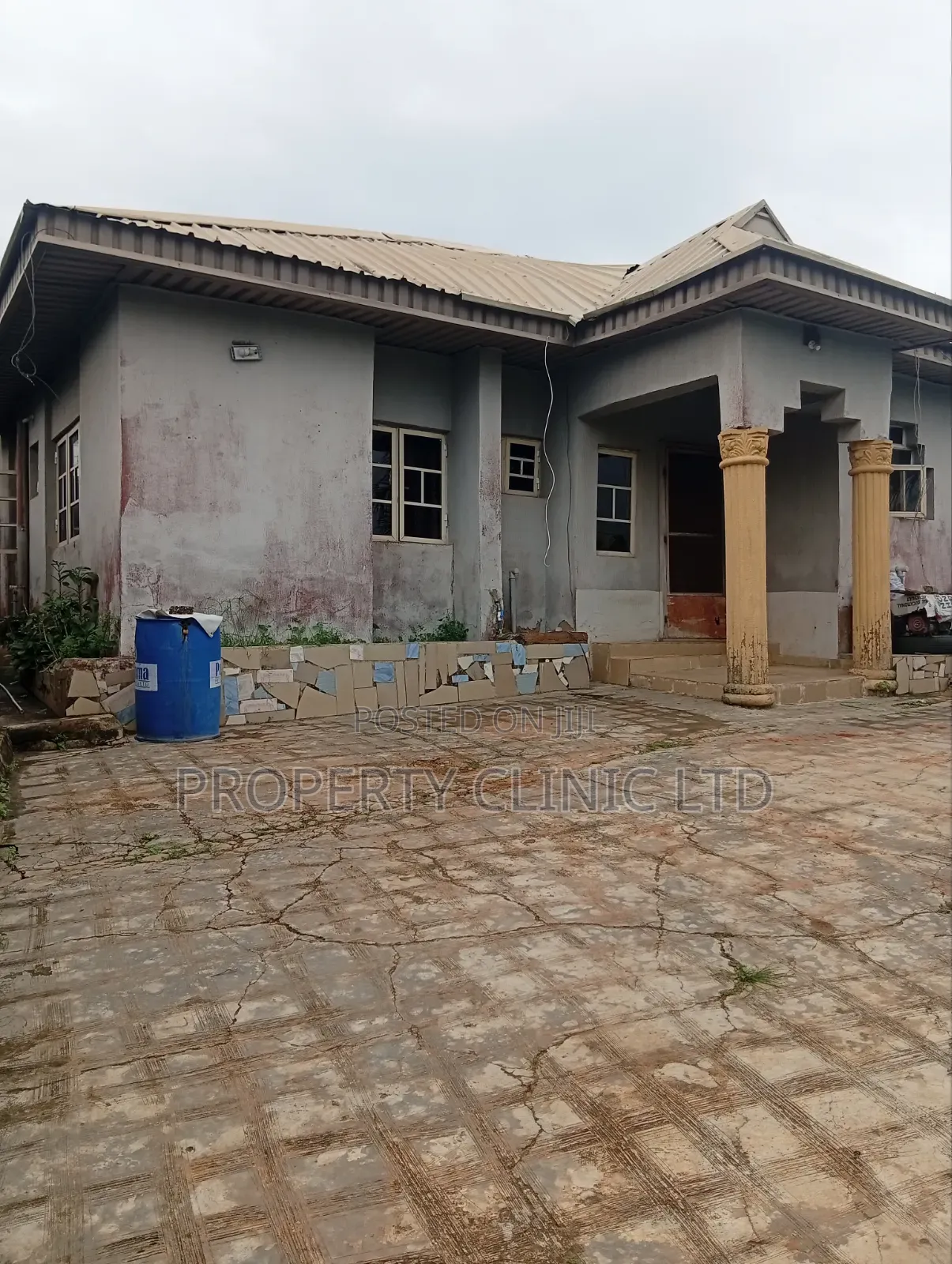 6bdrm Bungalow in Magda, Onigbagbo, Obafemi-Owode for sale