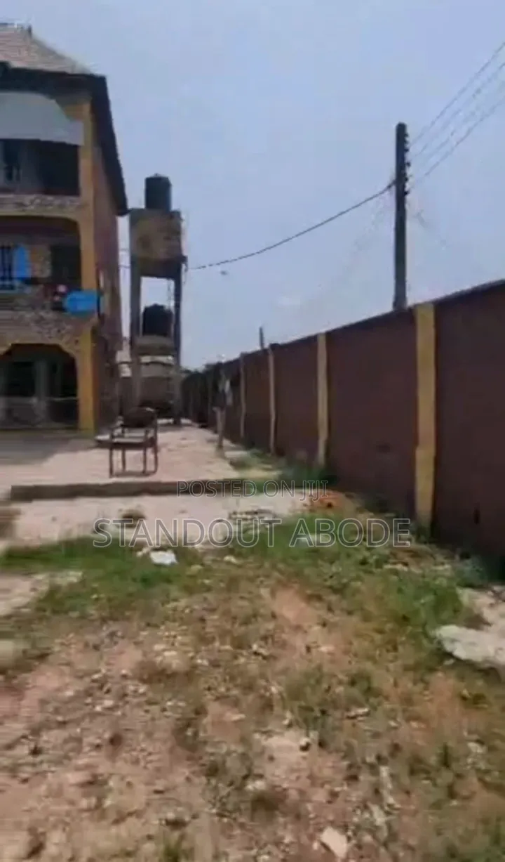 2bdrm Block of Flats in Good Location, Abaranje for sale