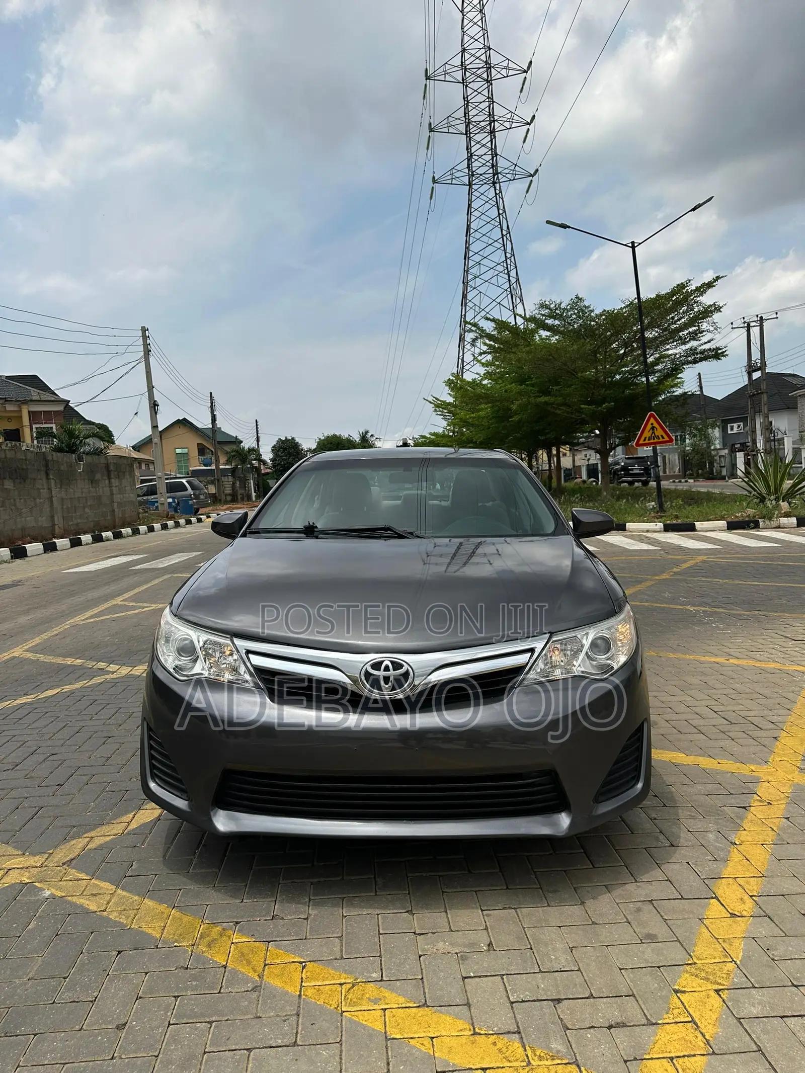 Toyota Camry LE 4dr Sedan (2.5L 4cyl 6A) 2013 Gray