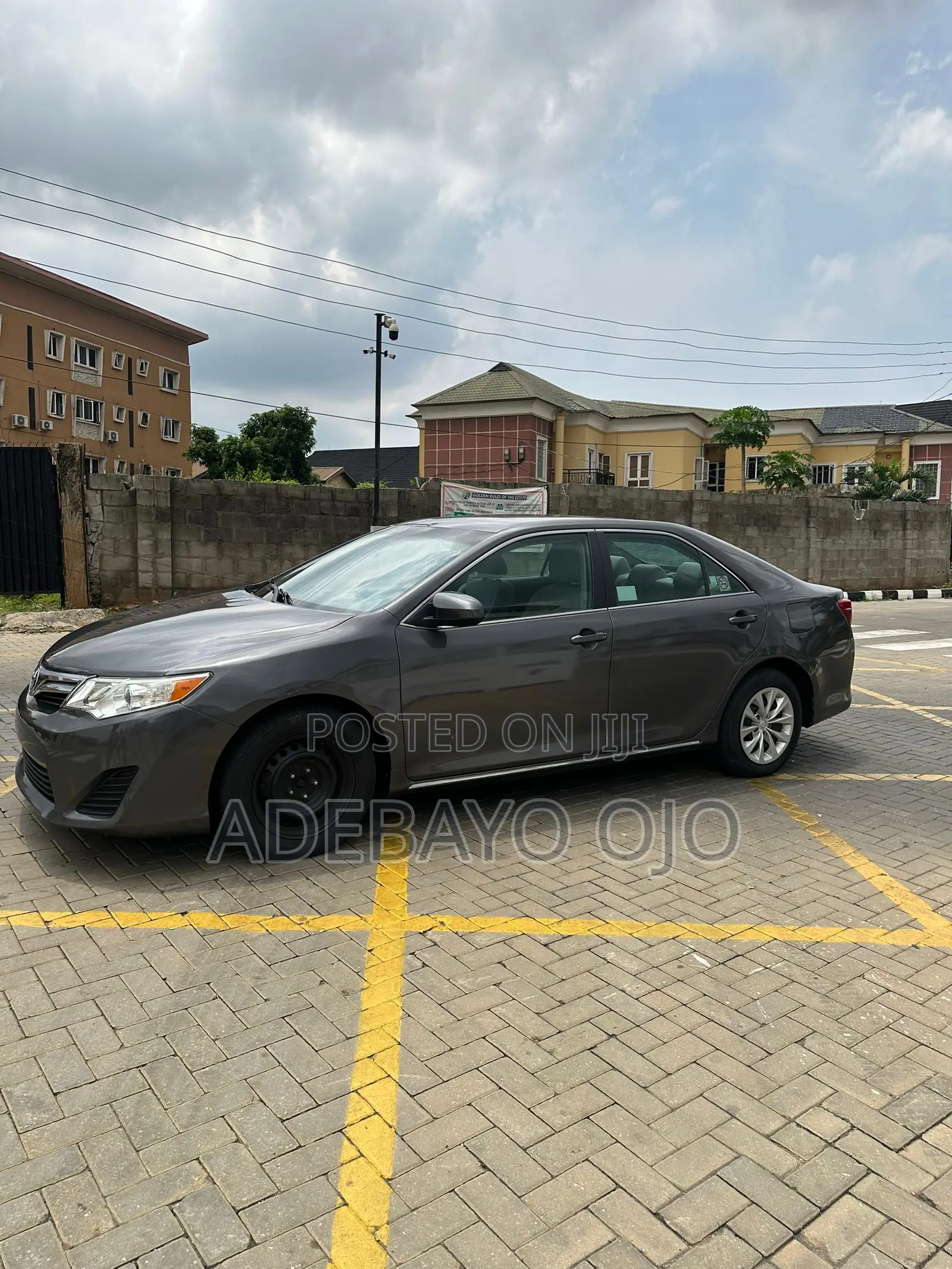 Toyota Camry LE 4dr Sedan (2.5L 4cyl 6A) 2013 Gray