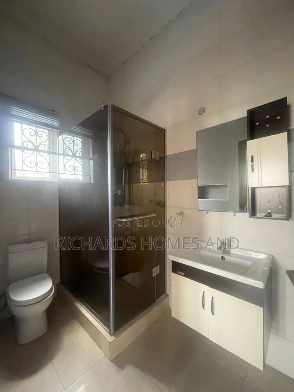5bdrm Duplex in Parkview Estate for rent