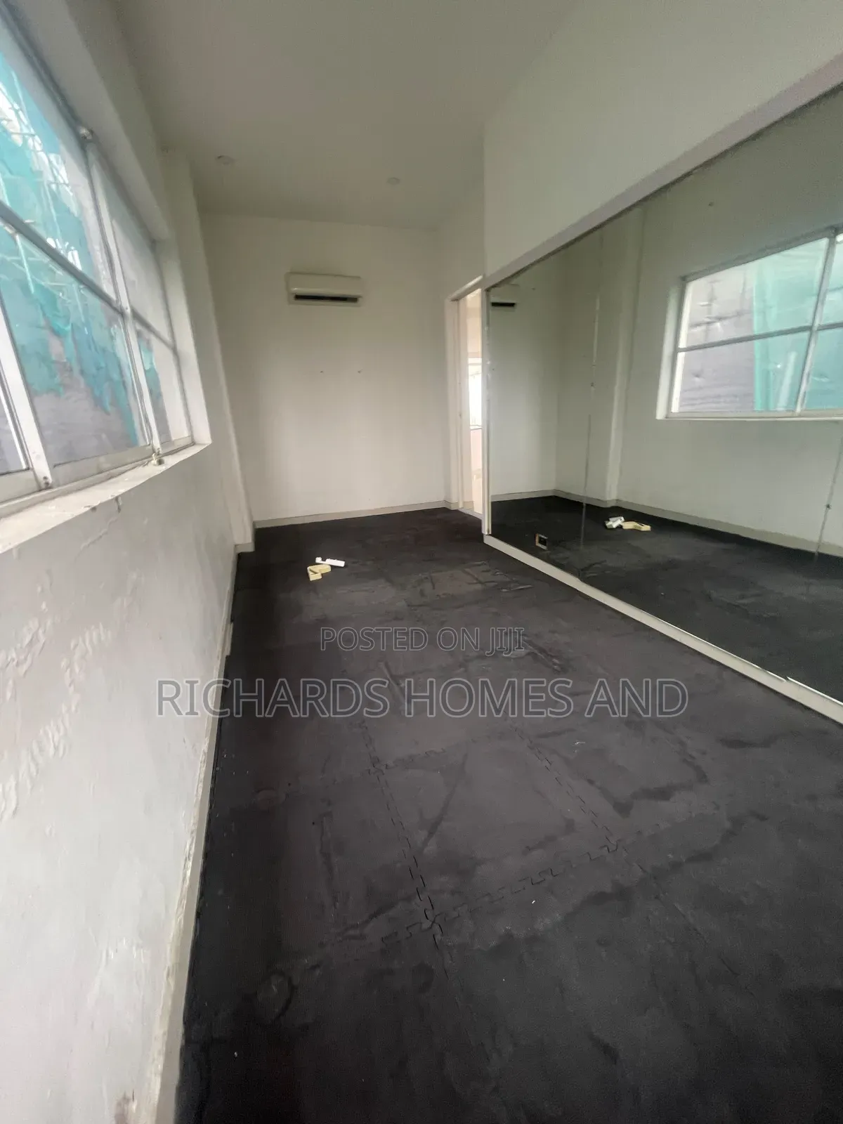 5bdrm Duplex in Banana Island Ikoyi for rent