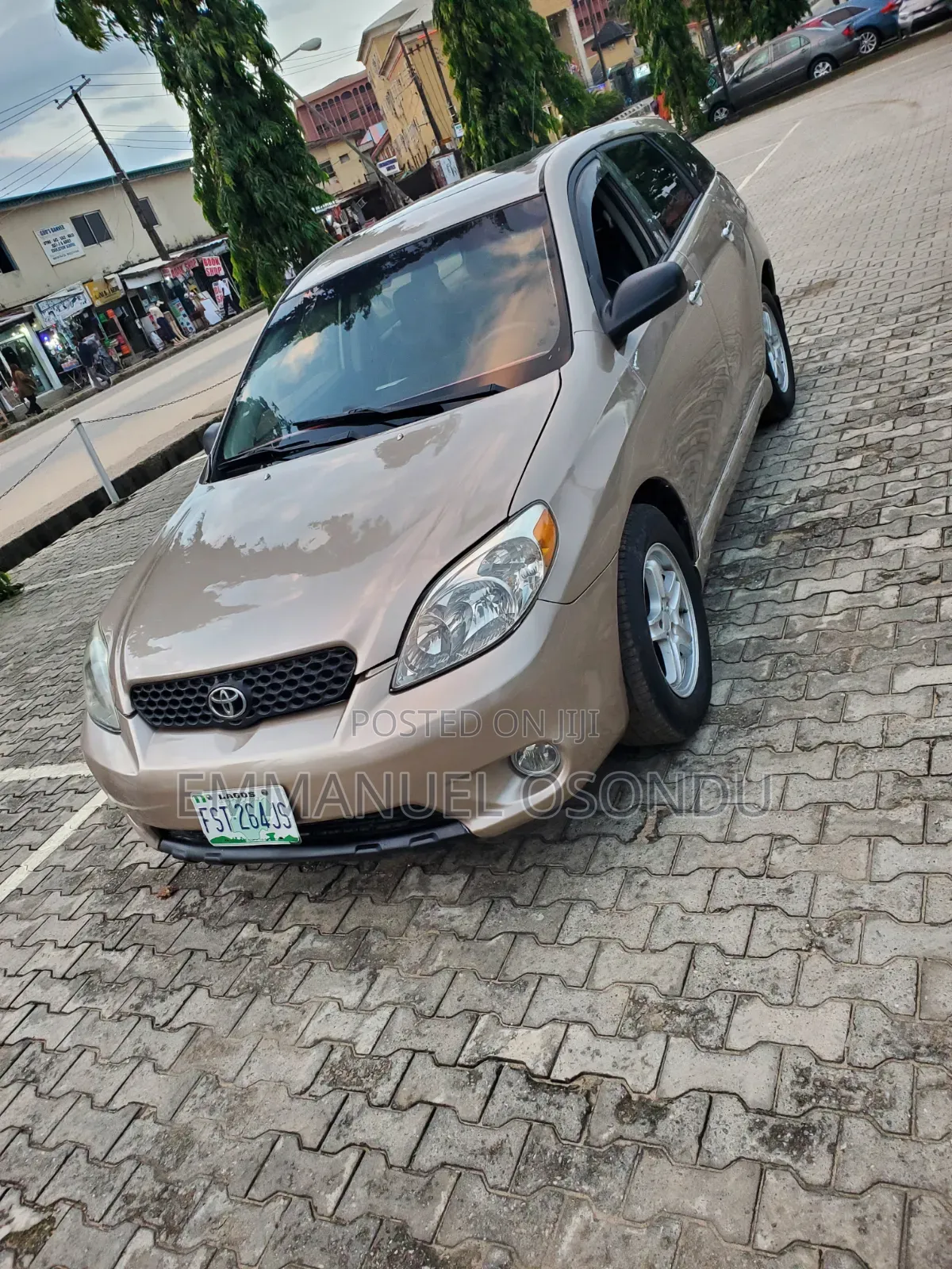 Toyota Matrix 2004 Gold