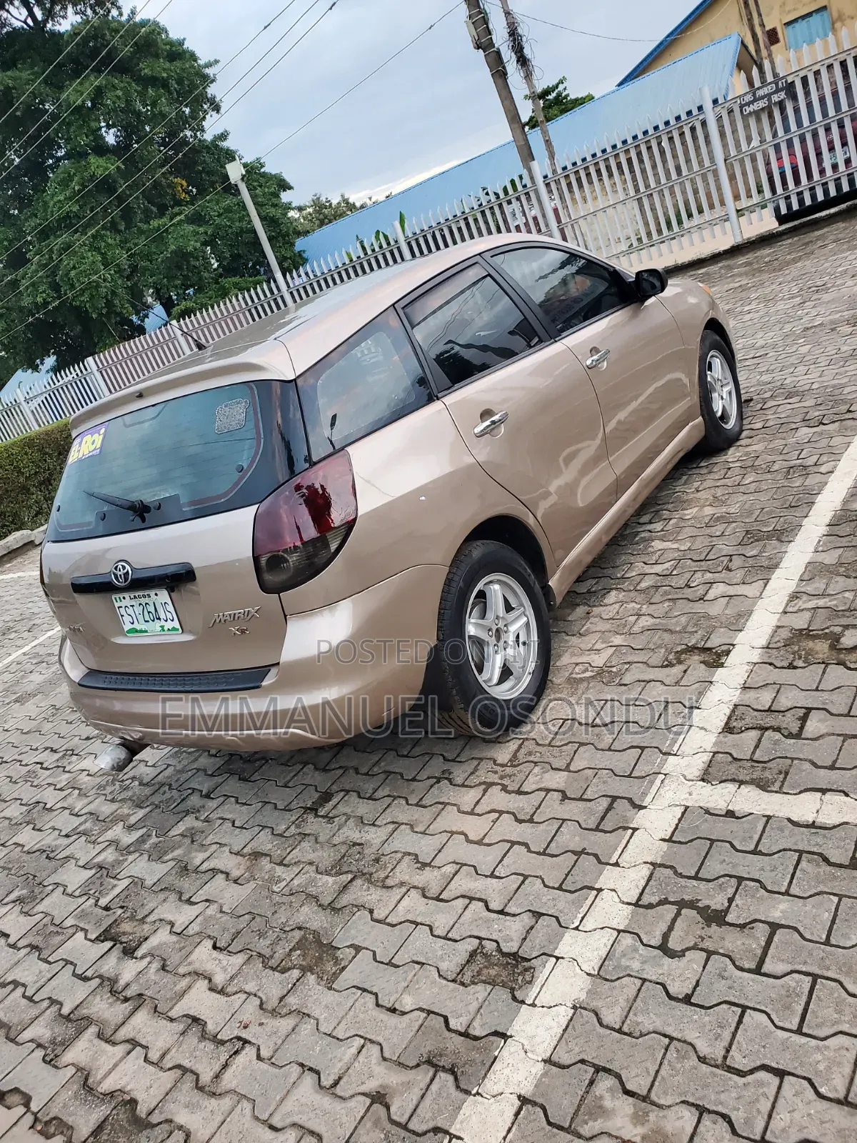 Toyota Matrix 2004 Gold