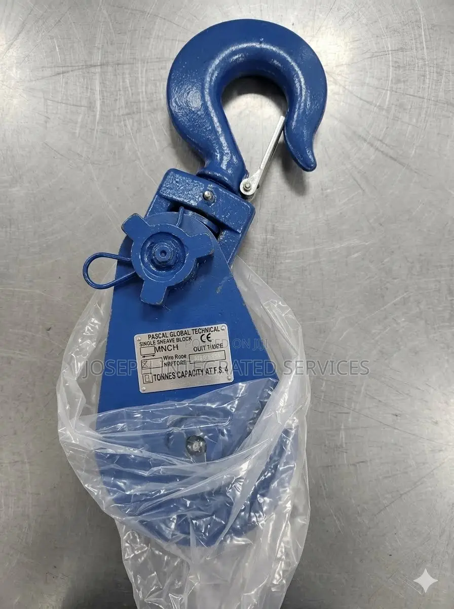 Heavy-Duty Snatch Block With a Swivel Hook