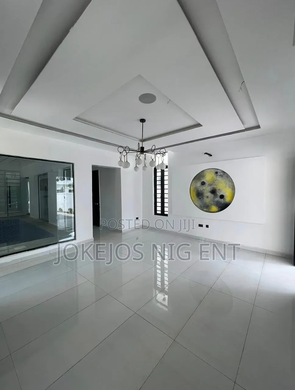 6bdrm Duplex in Chevron Drive for sale