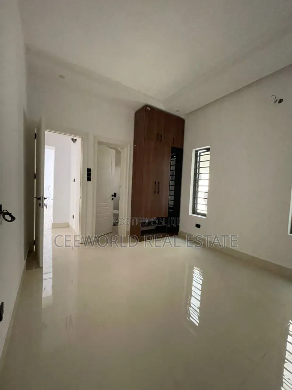 2bdrm Block of Flats in Old Bodija Awosika for sale