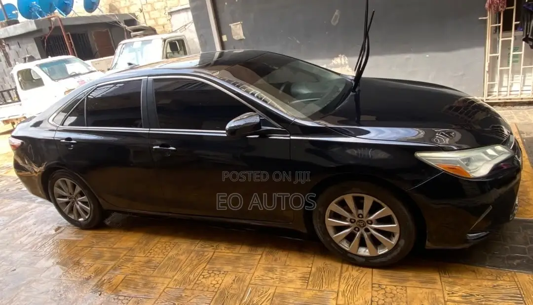 Toyota Camry XLE 4dr Sedan (3.5L 6cyl 6A) 2015 Black