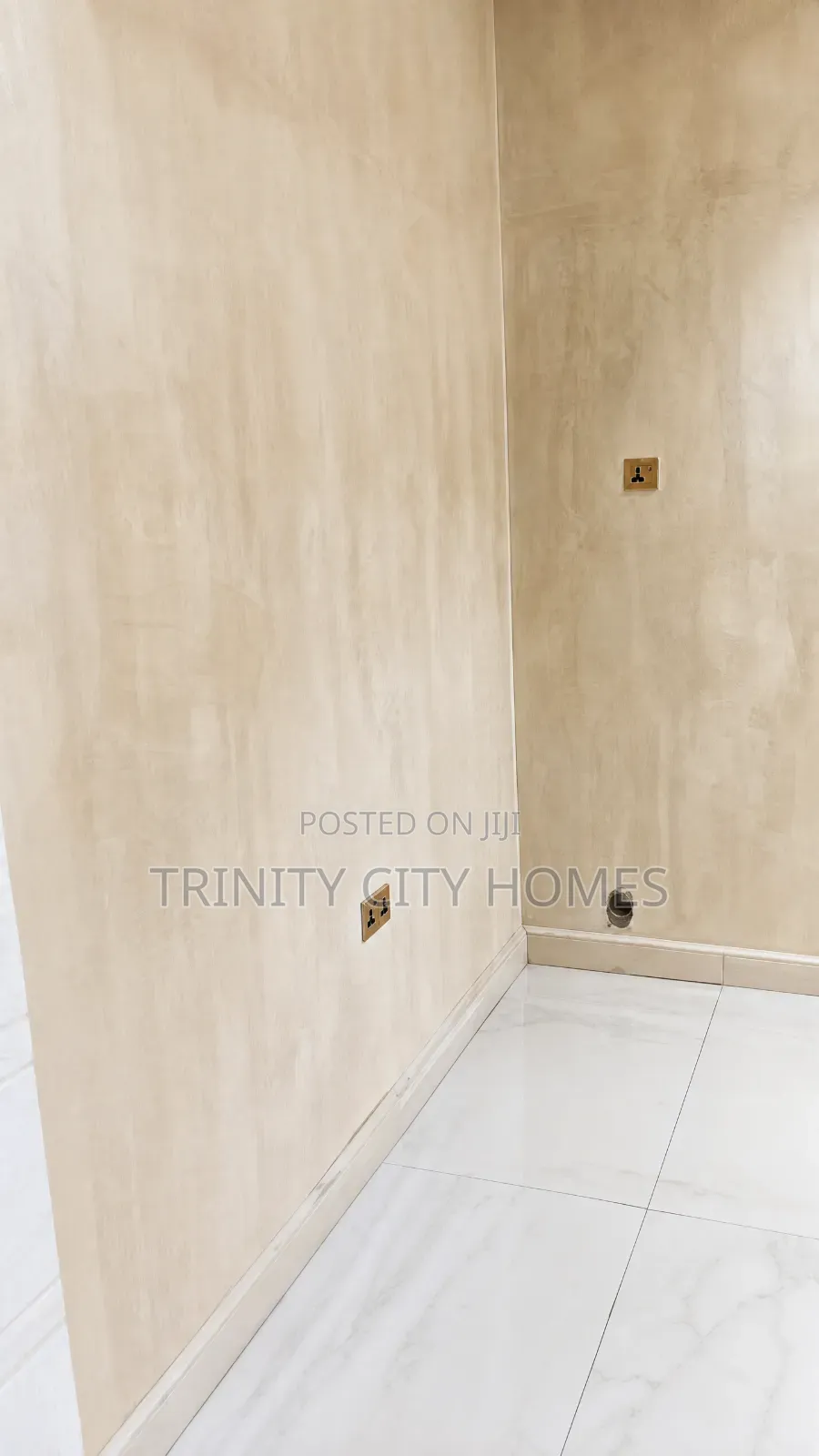 5bdrm Duplex in Heritage Estate, Lekki Phase 1 for sale