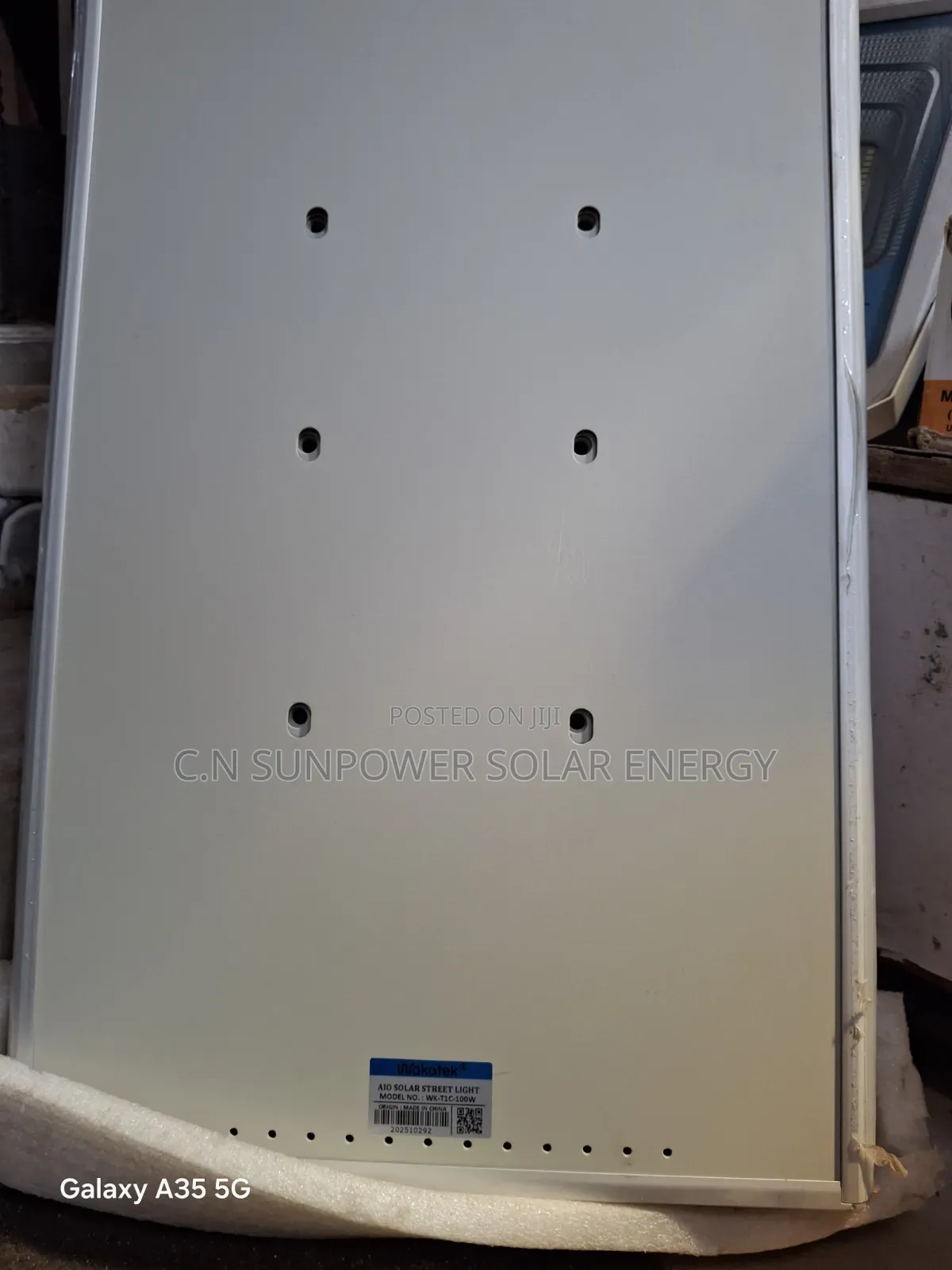 100W LED Wakatek 12 Eyes Solar Street Light