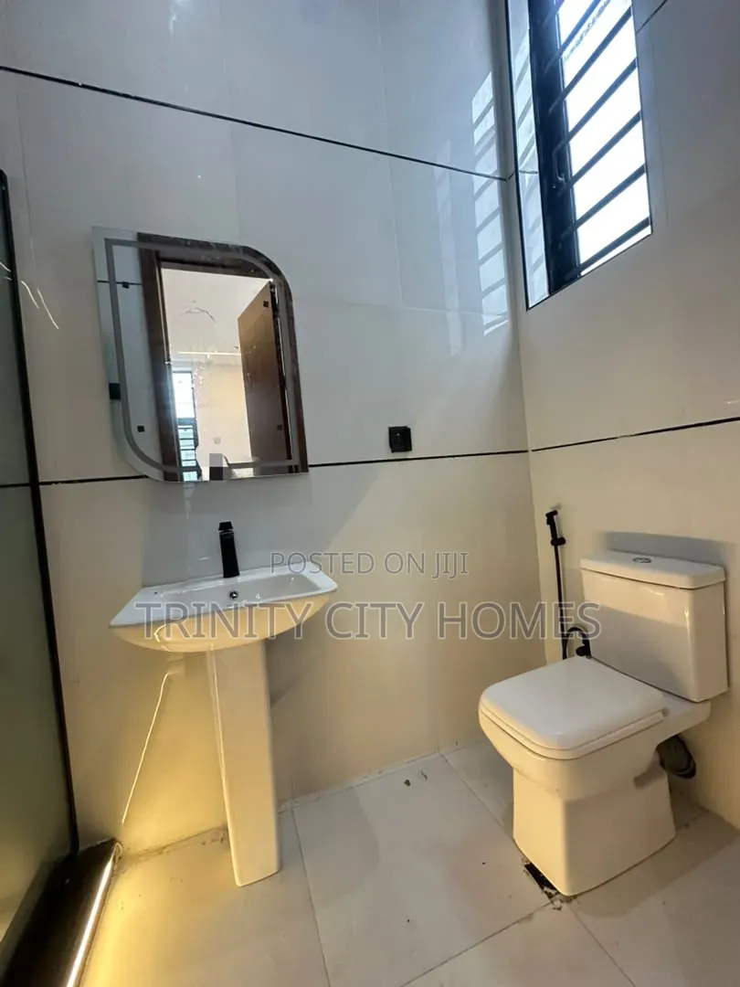 4bdrm Duplex in Ikota for sale