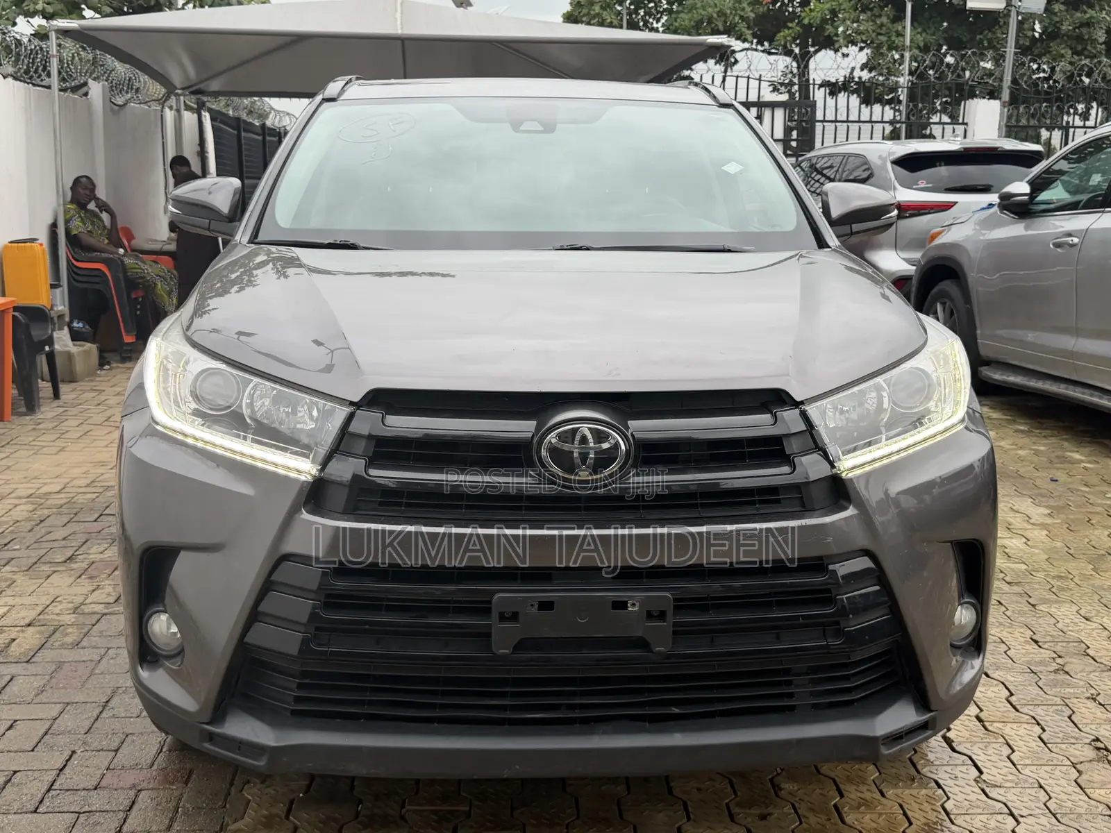 Toyota Highlander SE 4x4 V6 (3.5L 6cyl 8A) 2017 Gray