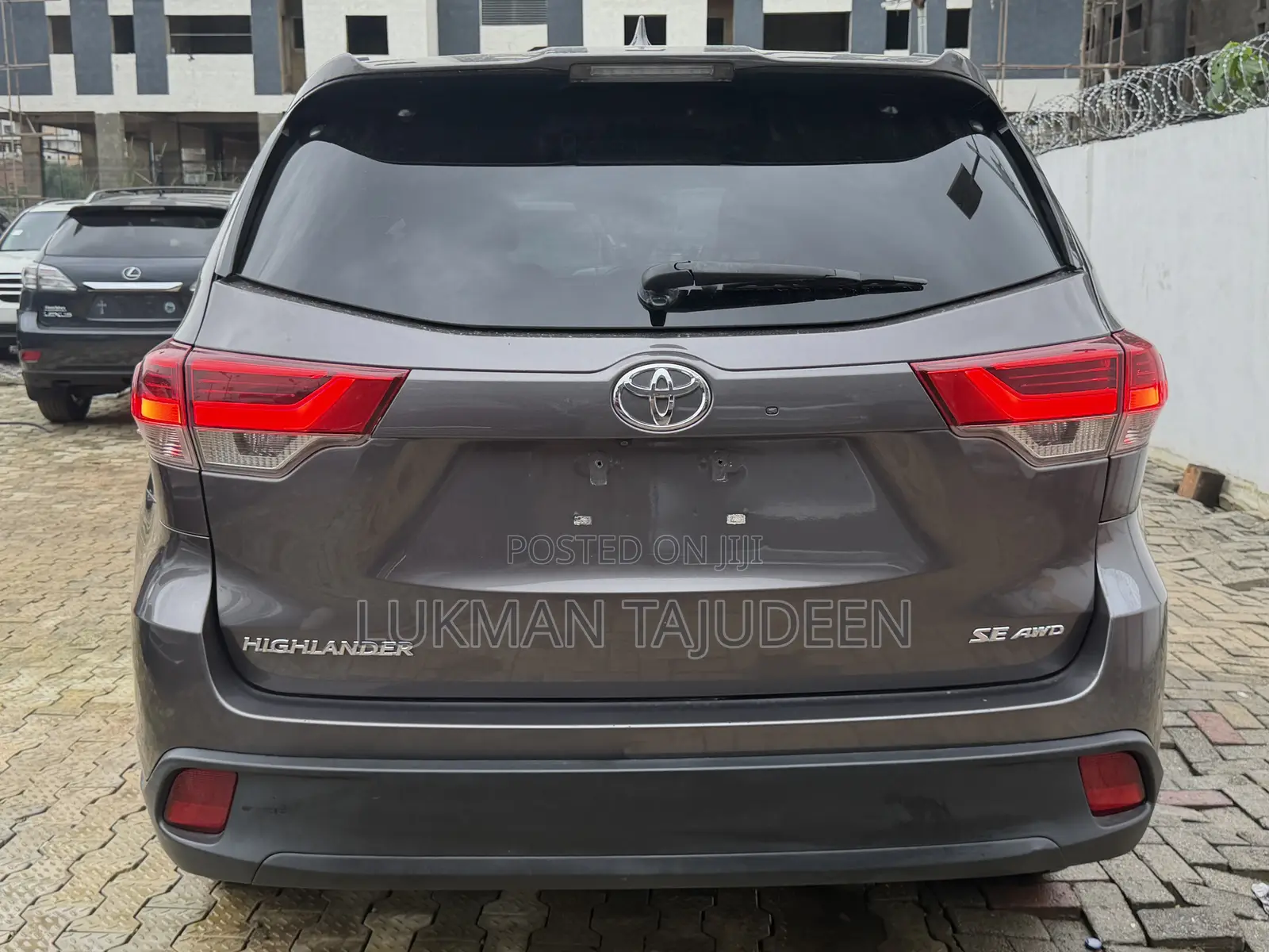 Toyota Highlander SE 4x4 V6 (3.5L 6cyl 8A) 2017 Gray