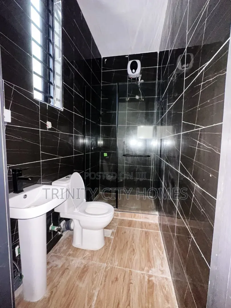 4bdrm Duplex in Ikota for sale
