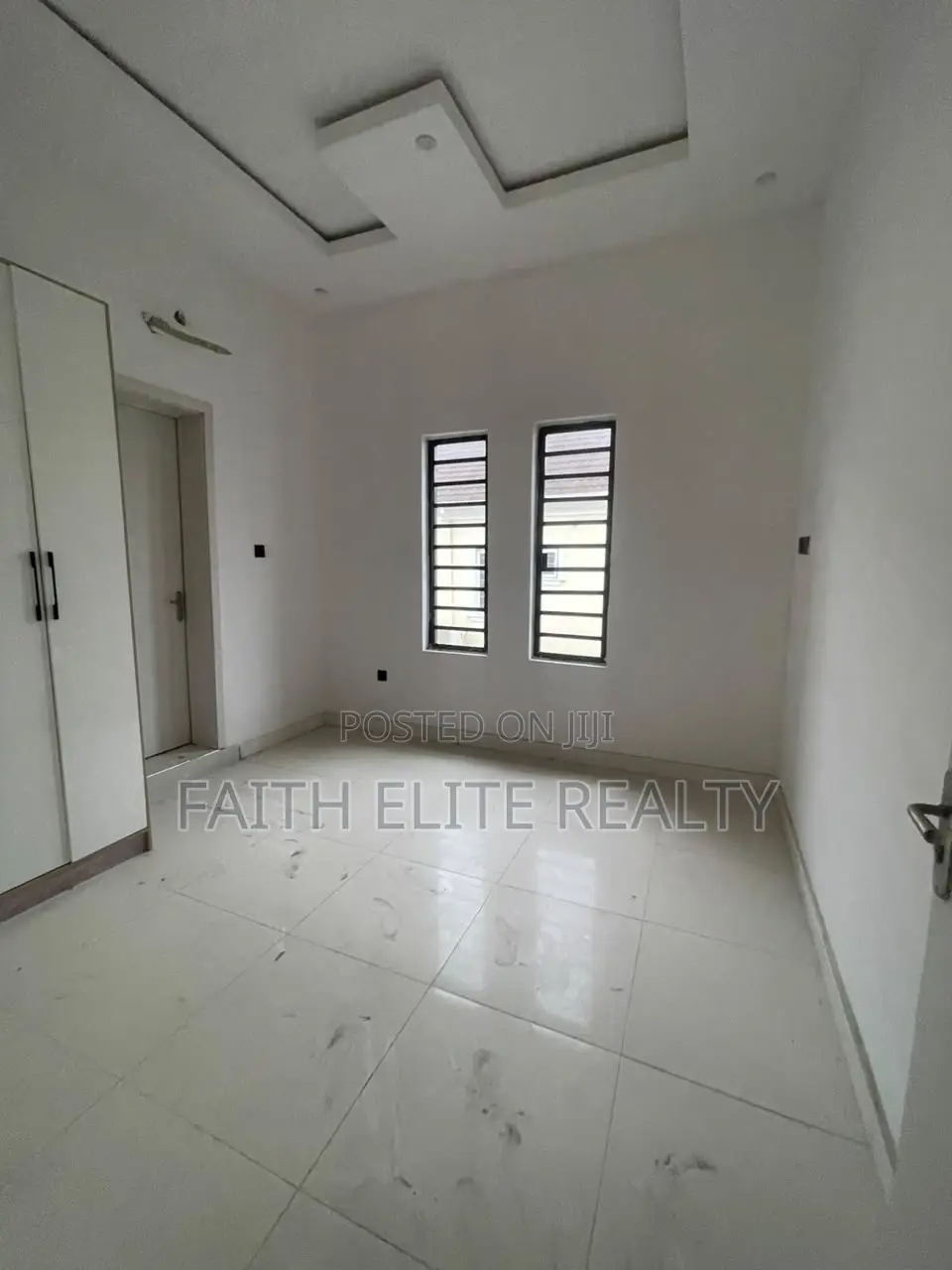 5bdrm House in Mega Mound, Ikota for rent