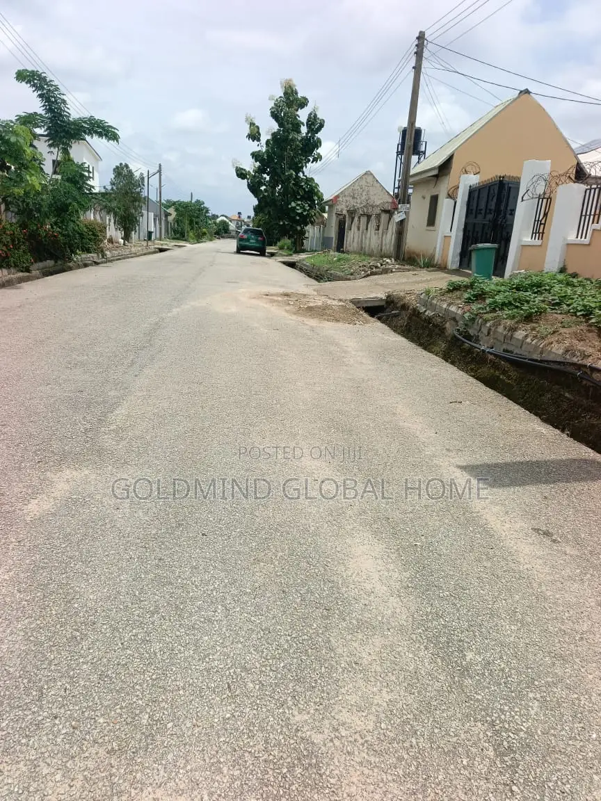 2bdrm Block of Flats in Area 2, Garki. for sale