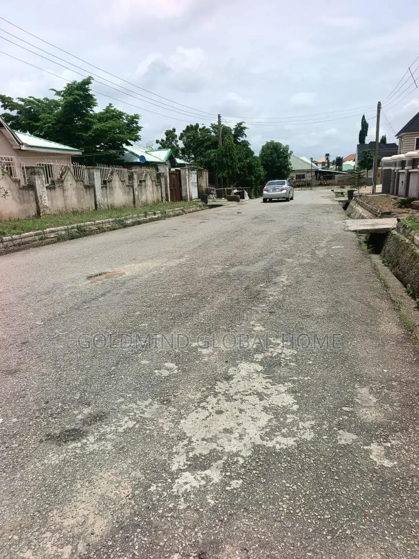 2bdrm Block of Flats in Area 2, Garki. for sale
