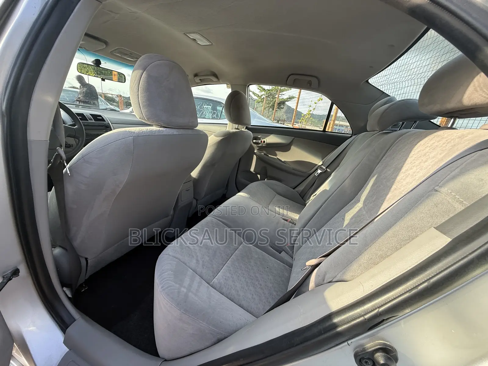 Toyota Camry LE 4dr Sedan (2.5L 4cyl 6AM) 2010 Silver