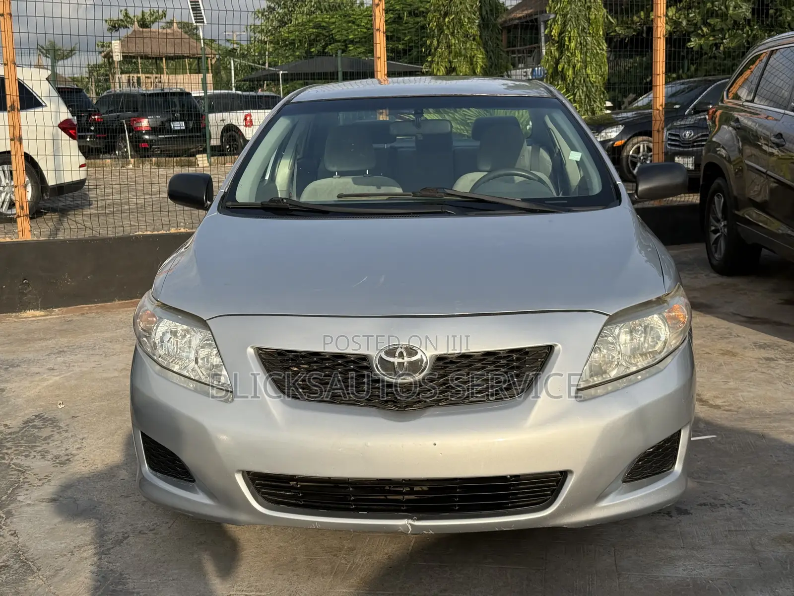 Toyota Camry LE 4dr Sedan (2.5L 4cyl 6AM) 2010 Silver