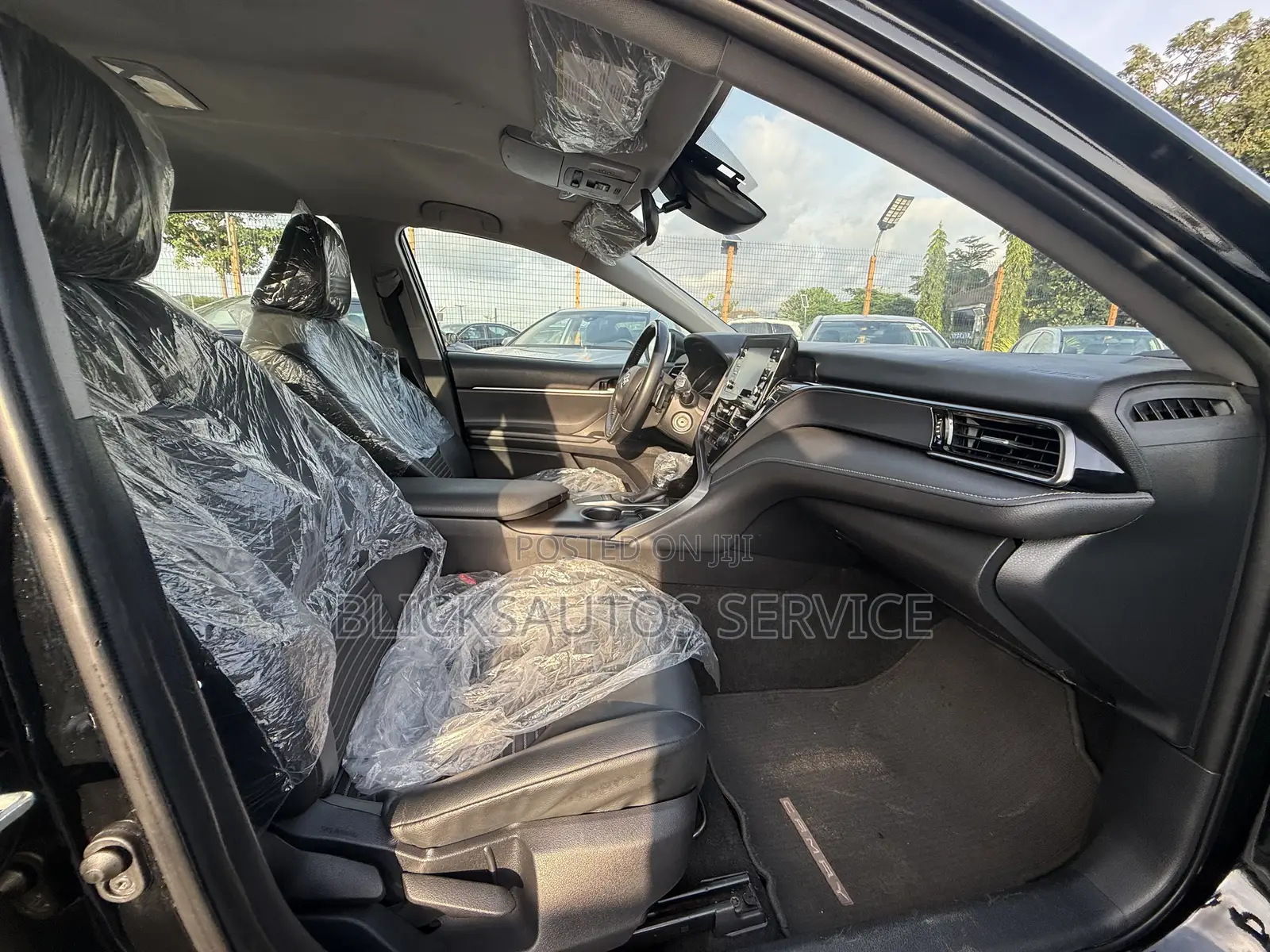 Toyota Camry SE 2023 Black