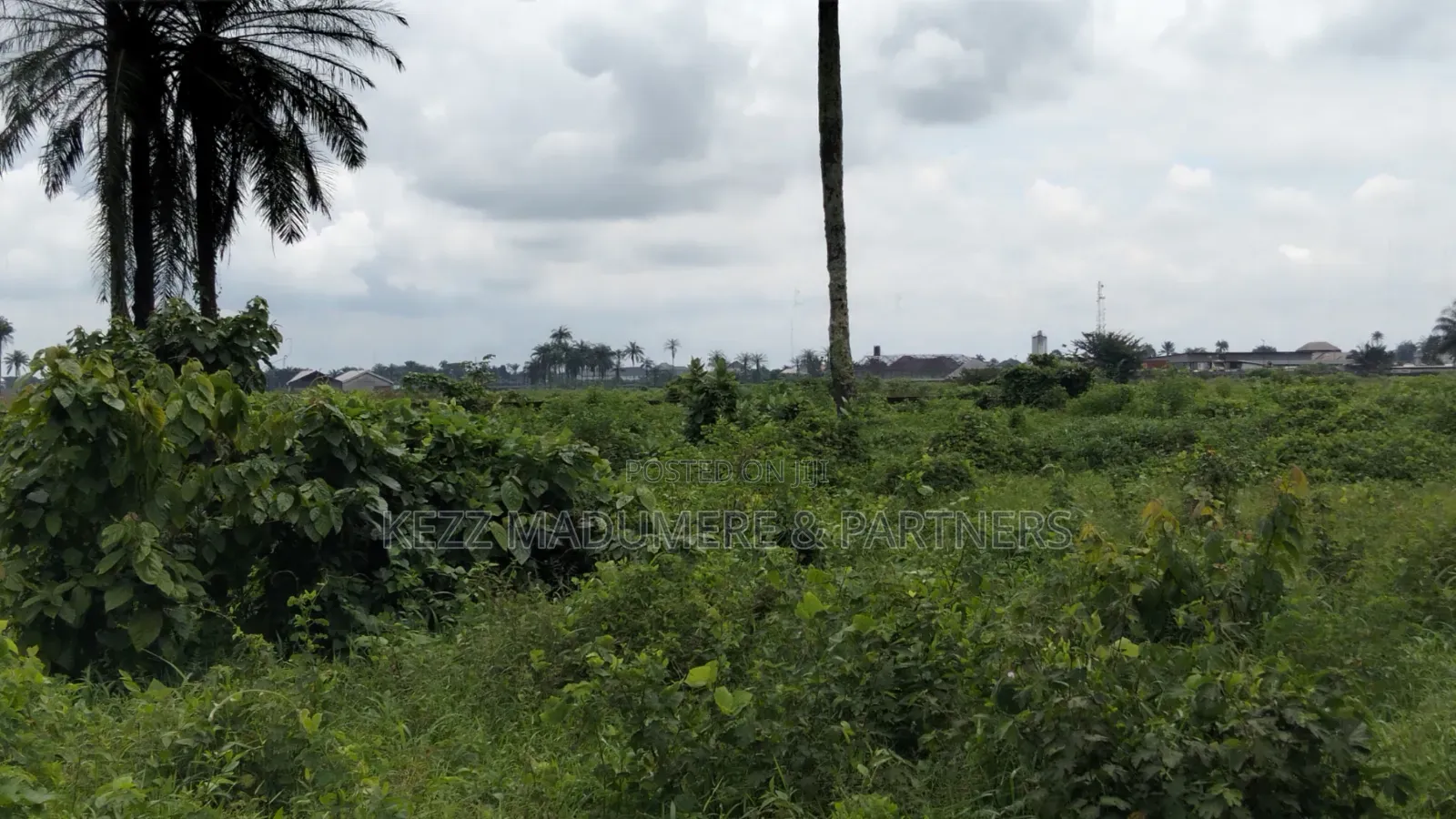 For Sale : 950 SQMTRS at Heliu Estate Enugu