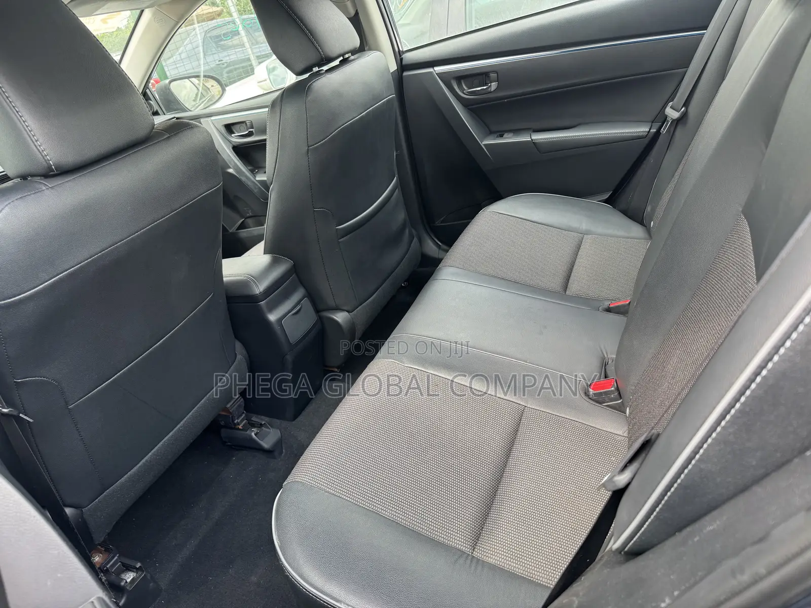 Toyota Corolla S 4dr Sedan (1.8L 4cyl CVT) 2014 Gray