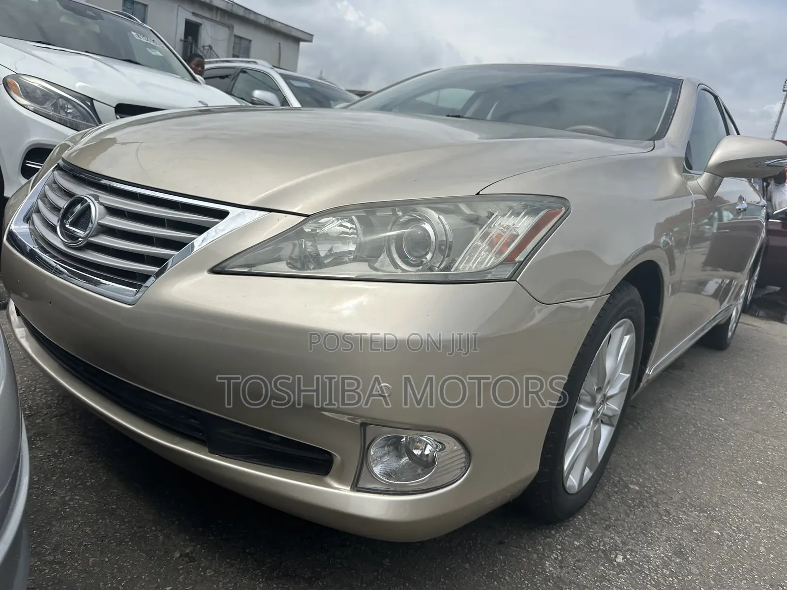 Lexus ES 350 2012 Gold