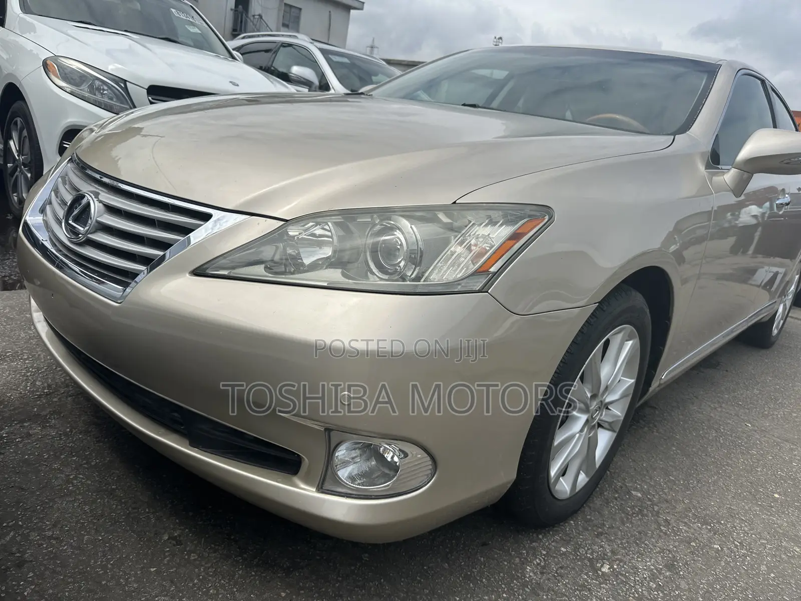Lexus ES 350 2012 Gold