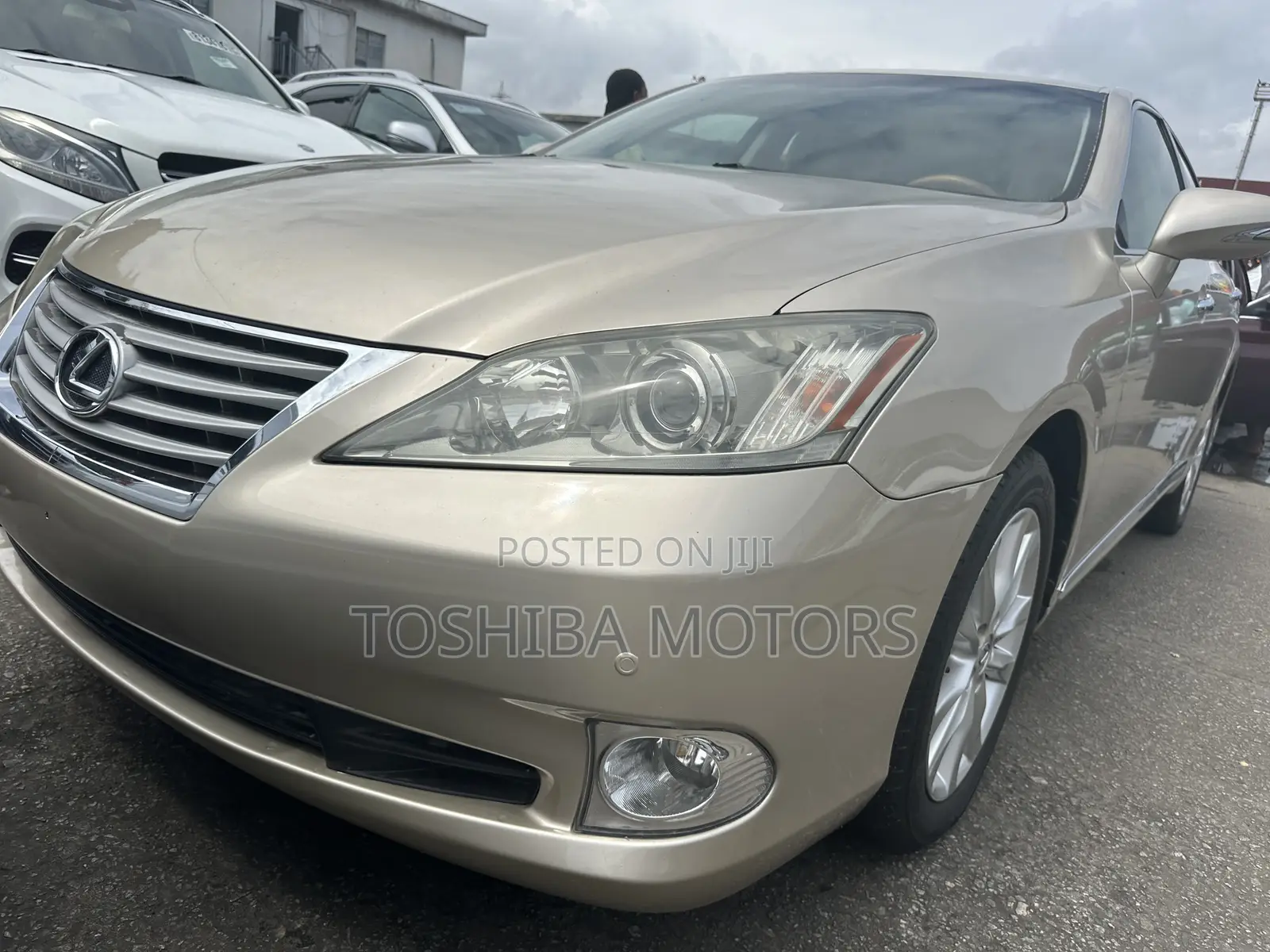 Lexus ES 350 2012 Gold