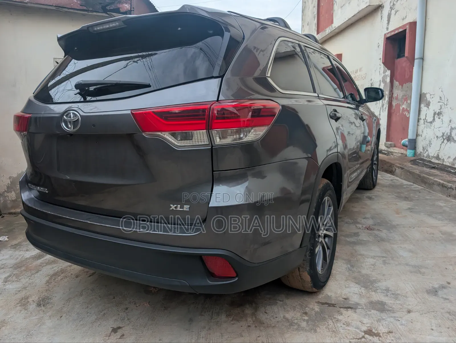 Toyota Highlander XLE 4x2 V6 (3.5L 6cyl 8A) 2018 Gray