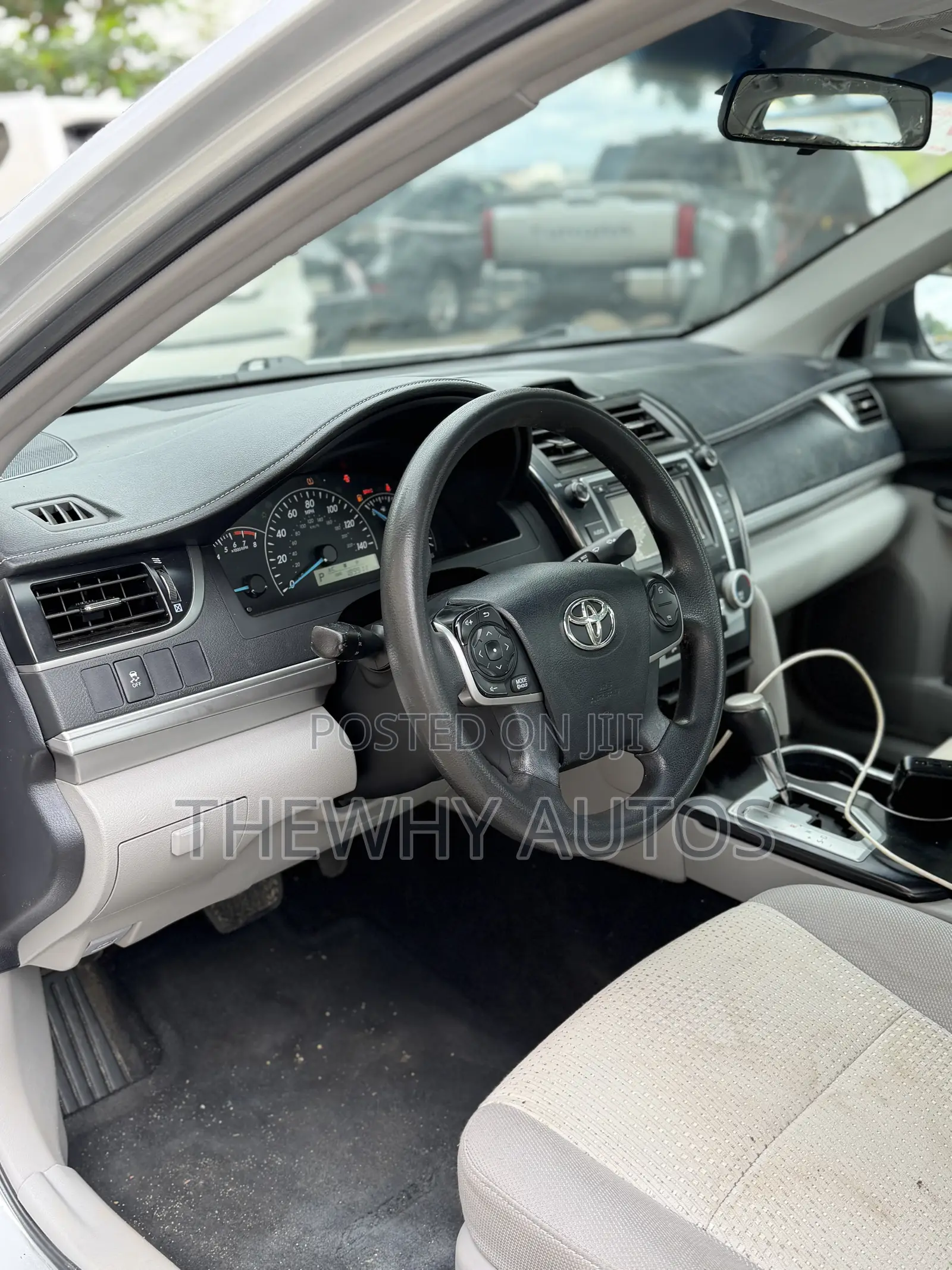 Toyota Camry LE 4dr Sedan (2.5L 4cyl 6A) 2013 Silver