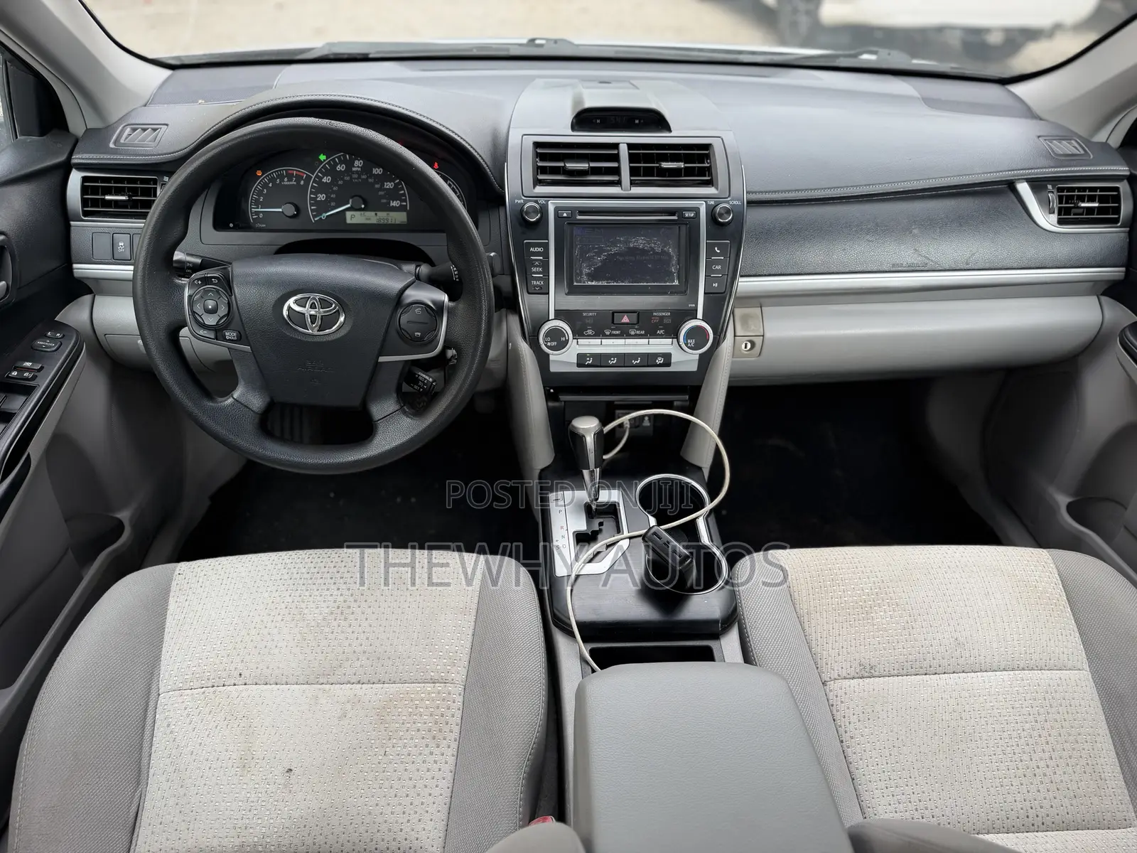 Toyota Camry LE 4dr Sedan (2.5L 4cyl 6A) 2013 Silver