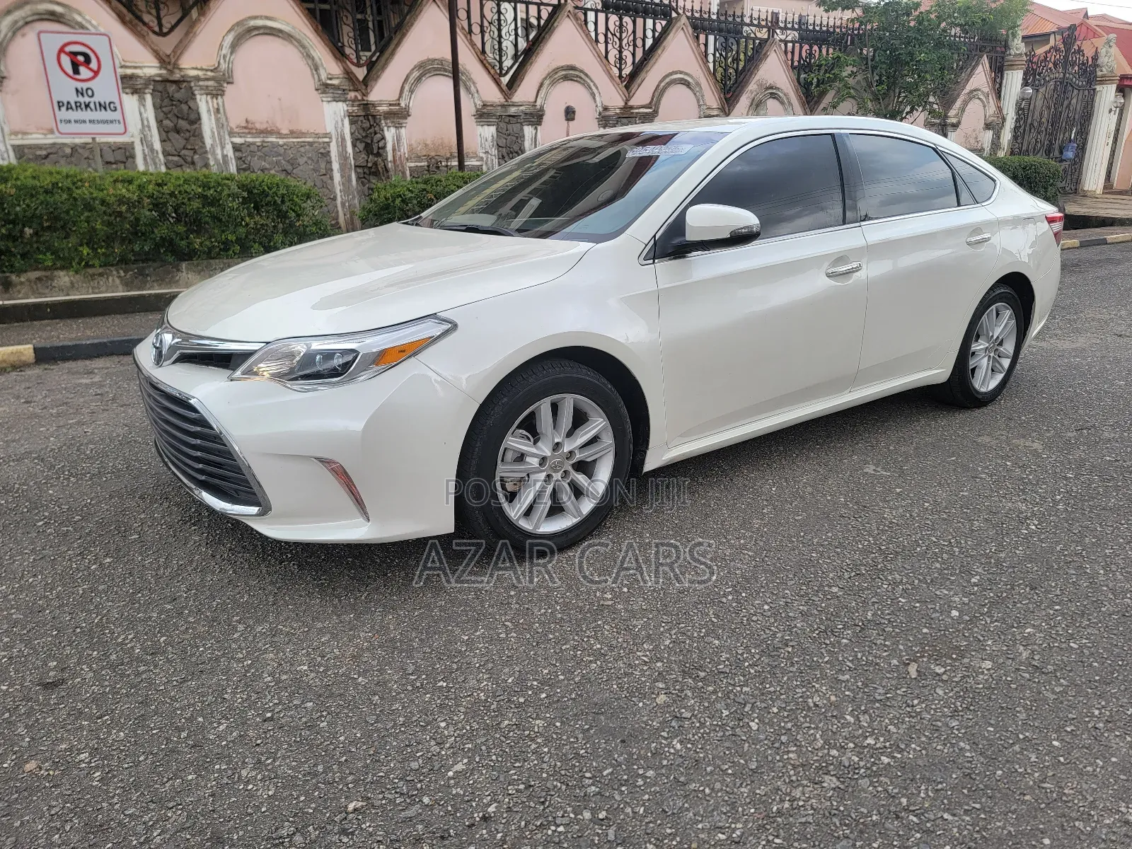 Toyota Avalon XLE Premium 4dr Sedan (3.5L 6cyl 6A) 2014 White
