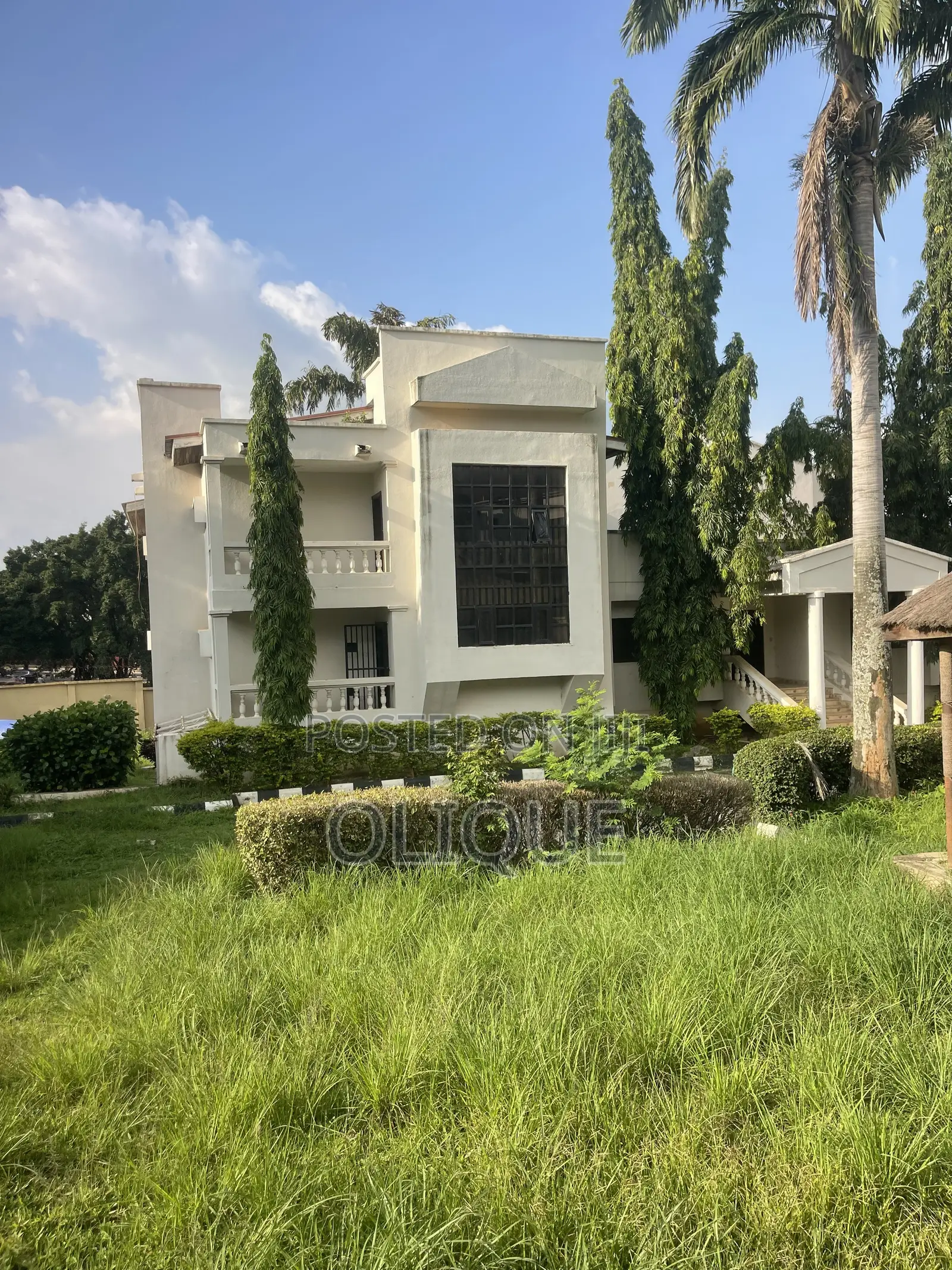 8bdrm Duplex in Maitama for sale