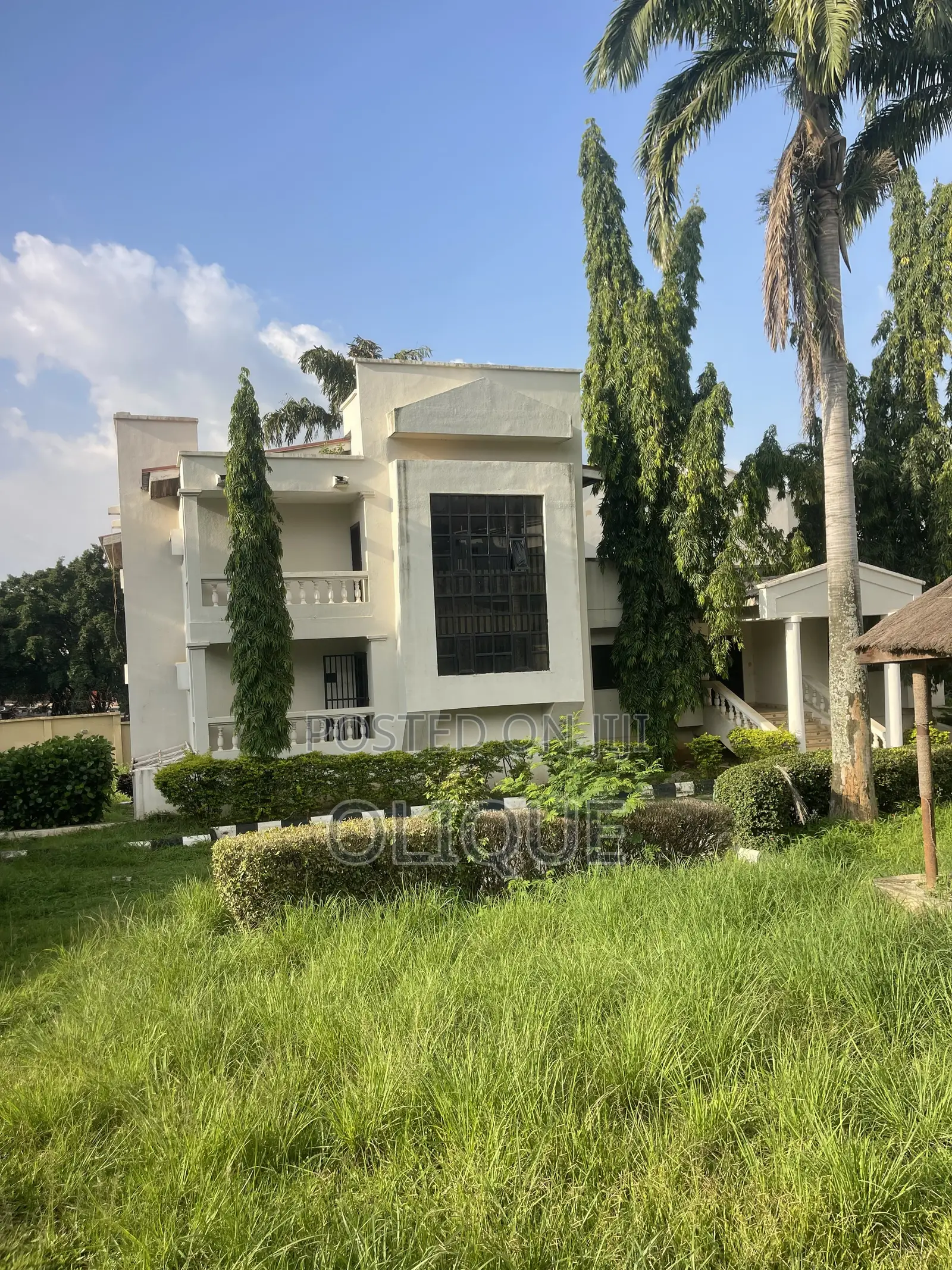 8bdrm Duplex in Maitama for sale