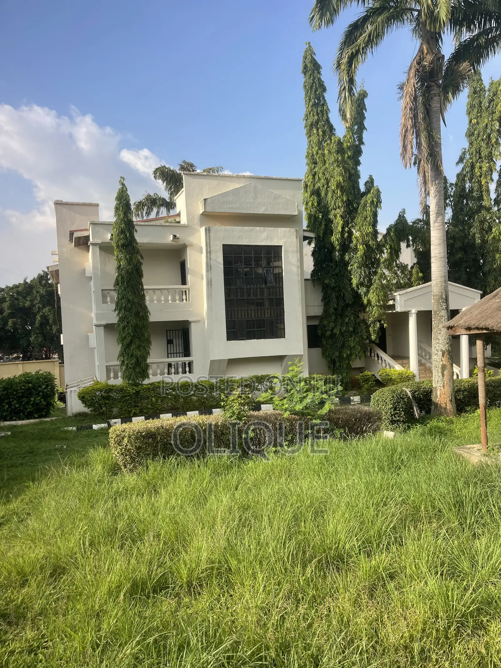 8bdrm Duplex in Maitama for sale