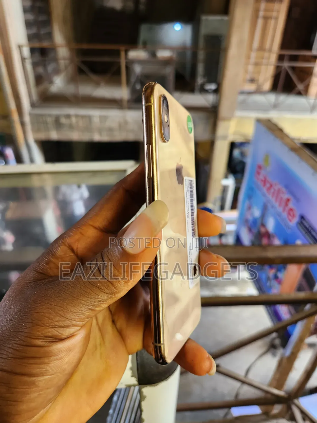 New Apple iPhone XS 64 GB Gold