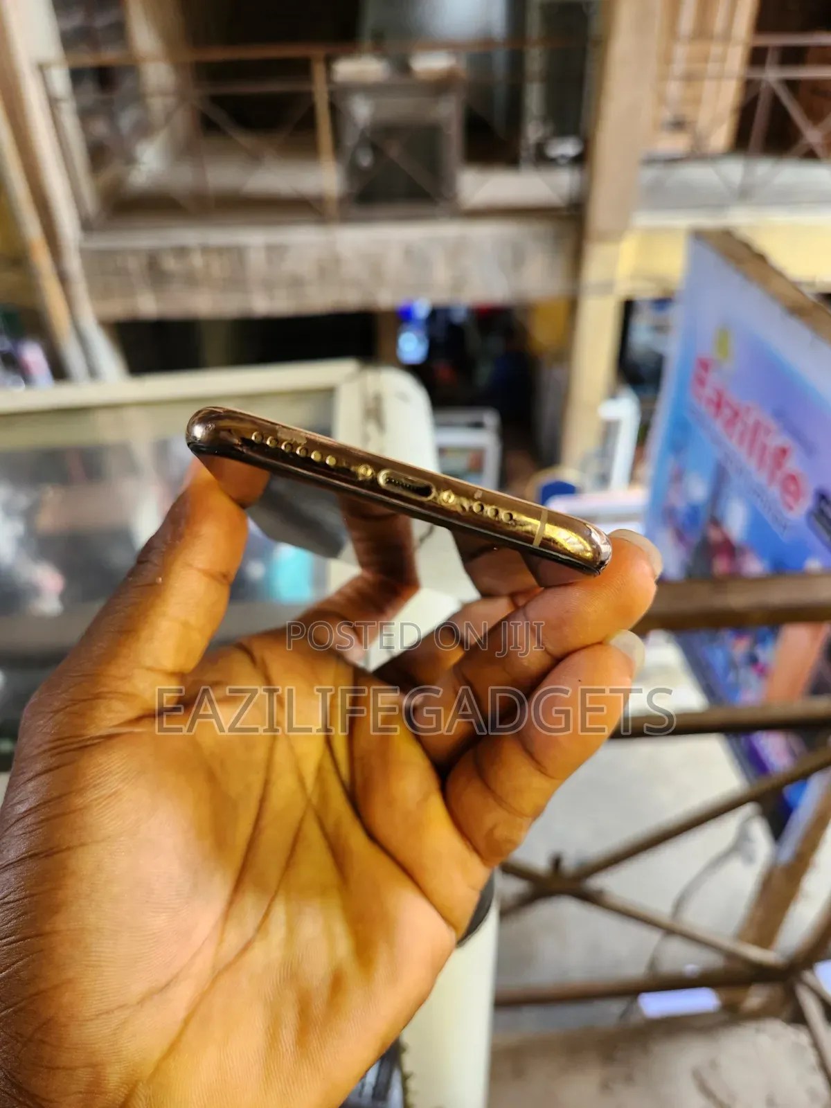 New Apple iPhone XS 64 GB Gold